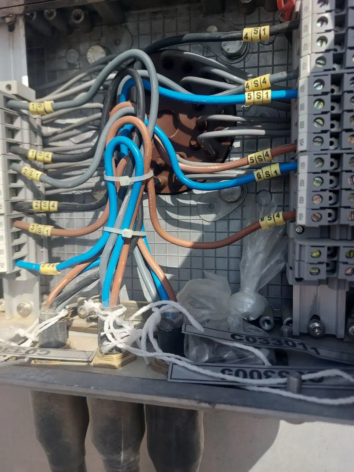 تعمیرات برقی رفع اتصالی بازسازی ونصب|خدمات پیشه و مهارت|تهران, زنجان جنوبی|دیوار