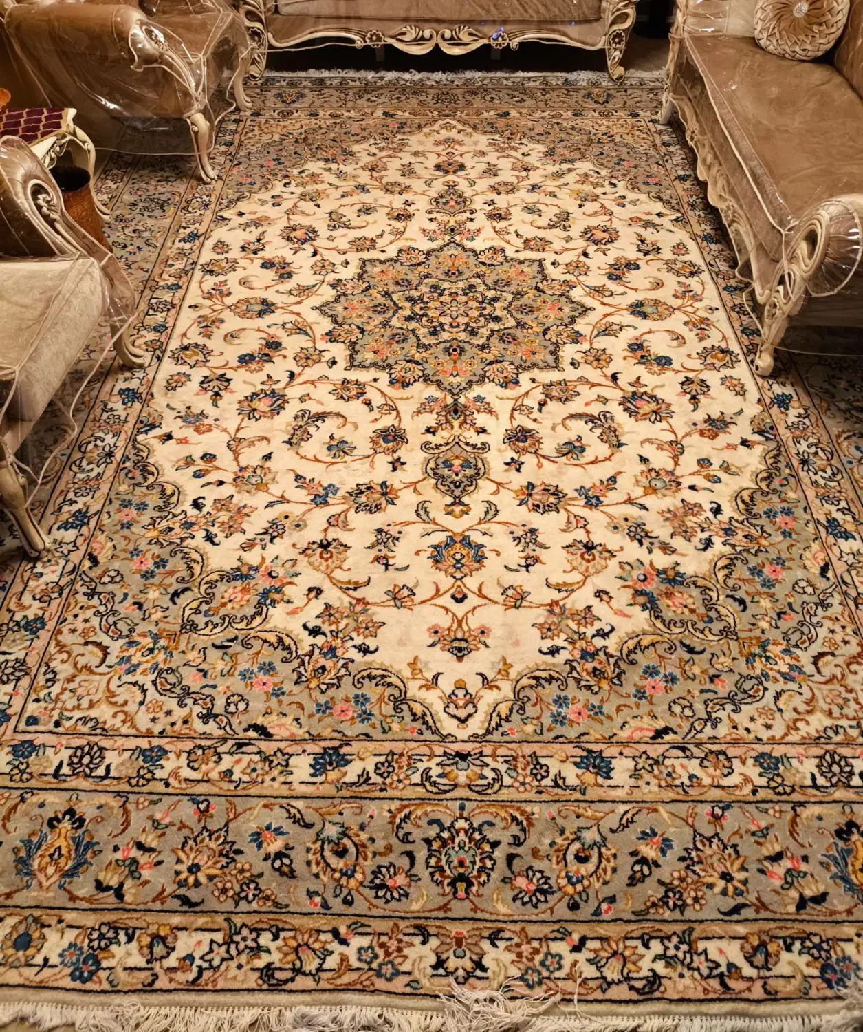 یک تخت فرش دستبافت اردکان یزد ۱۲ متری کرم|فرش|تهران, ستارخان|دیوار