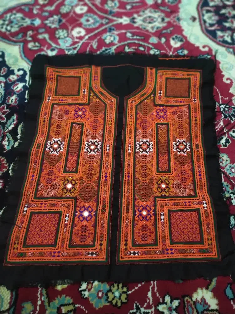 چرخودست|لباس|خاش, |دیوار