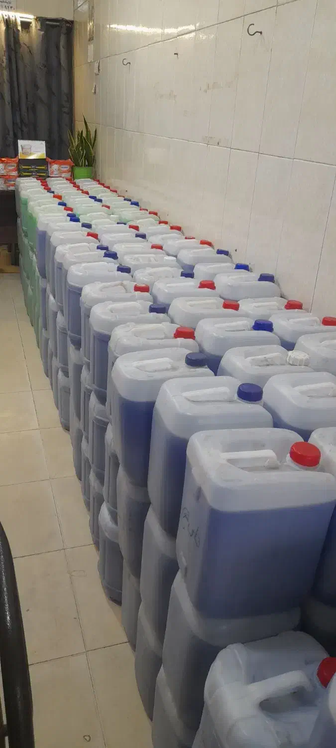 شوینده و شیمیایی مناسبتر از همه جا|مواد شوینده و دستمال کاغذی|کاشان, کارگر|دیوار