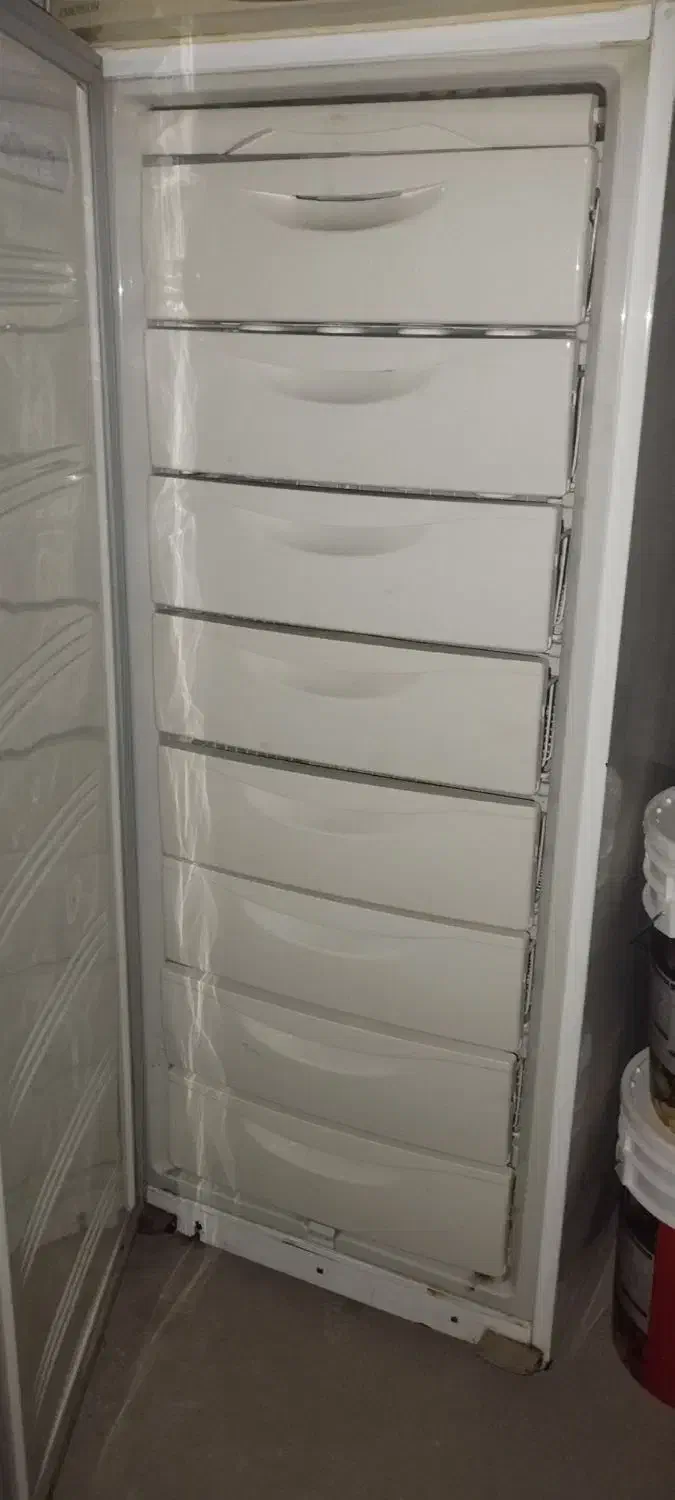 یخچال|یخچال و فریزر|اقبالیه, |دیوار