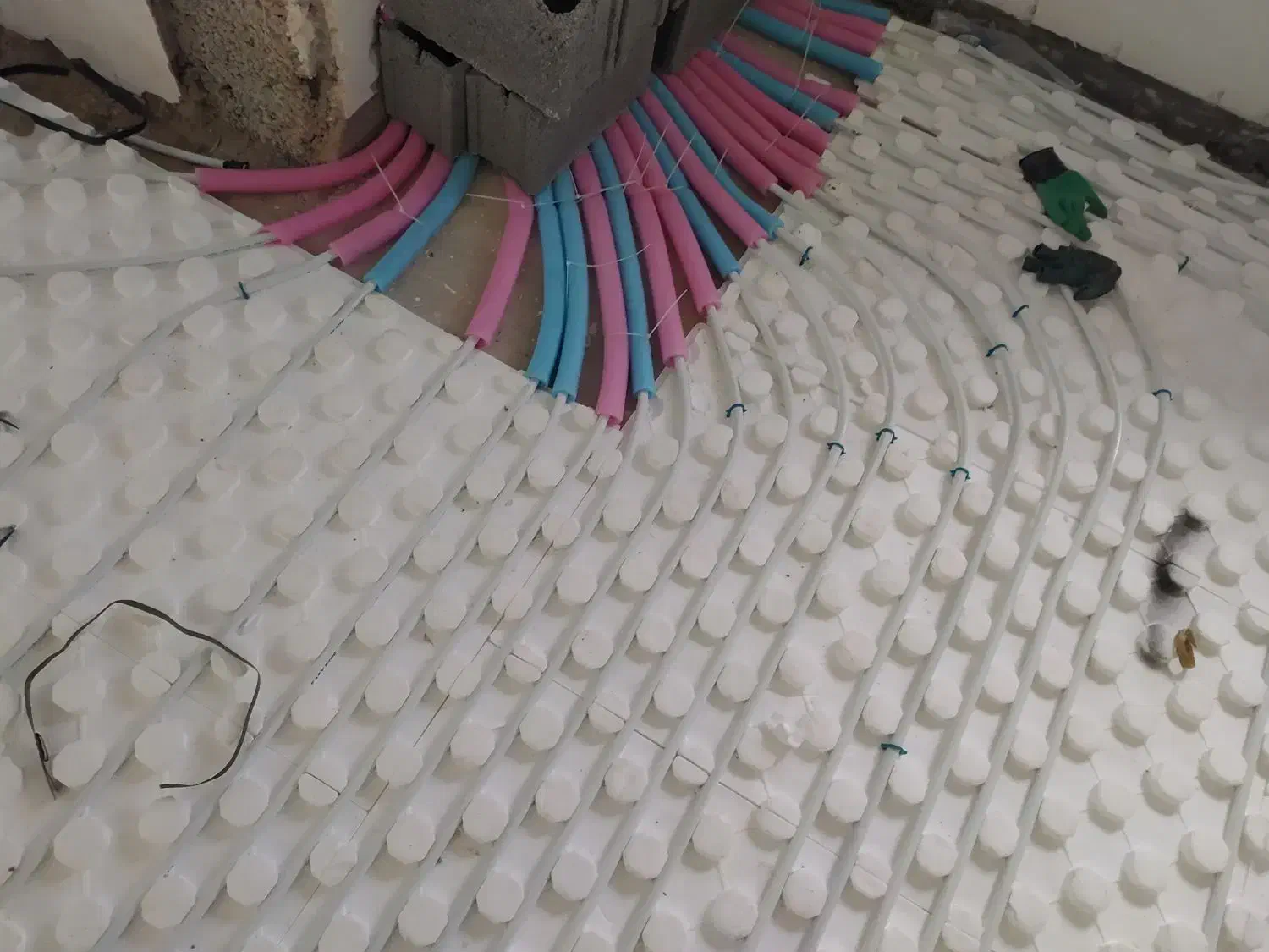 تعمیر پکیج لوله کشی سرد و گرم گرمایش کف رادیاتور|آبگرمکن، پکیج، شوفاژ|قزوین, |دیوار