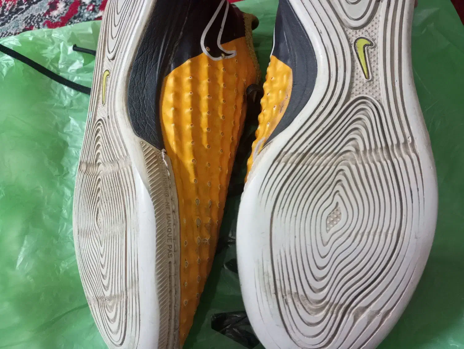 کفش‌‌سالن‌|ورزش‌های توپی|چناران, |دیوار