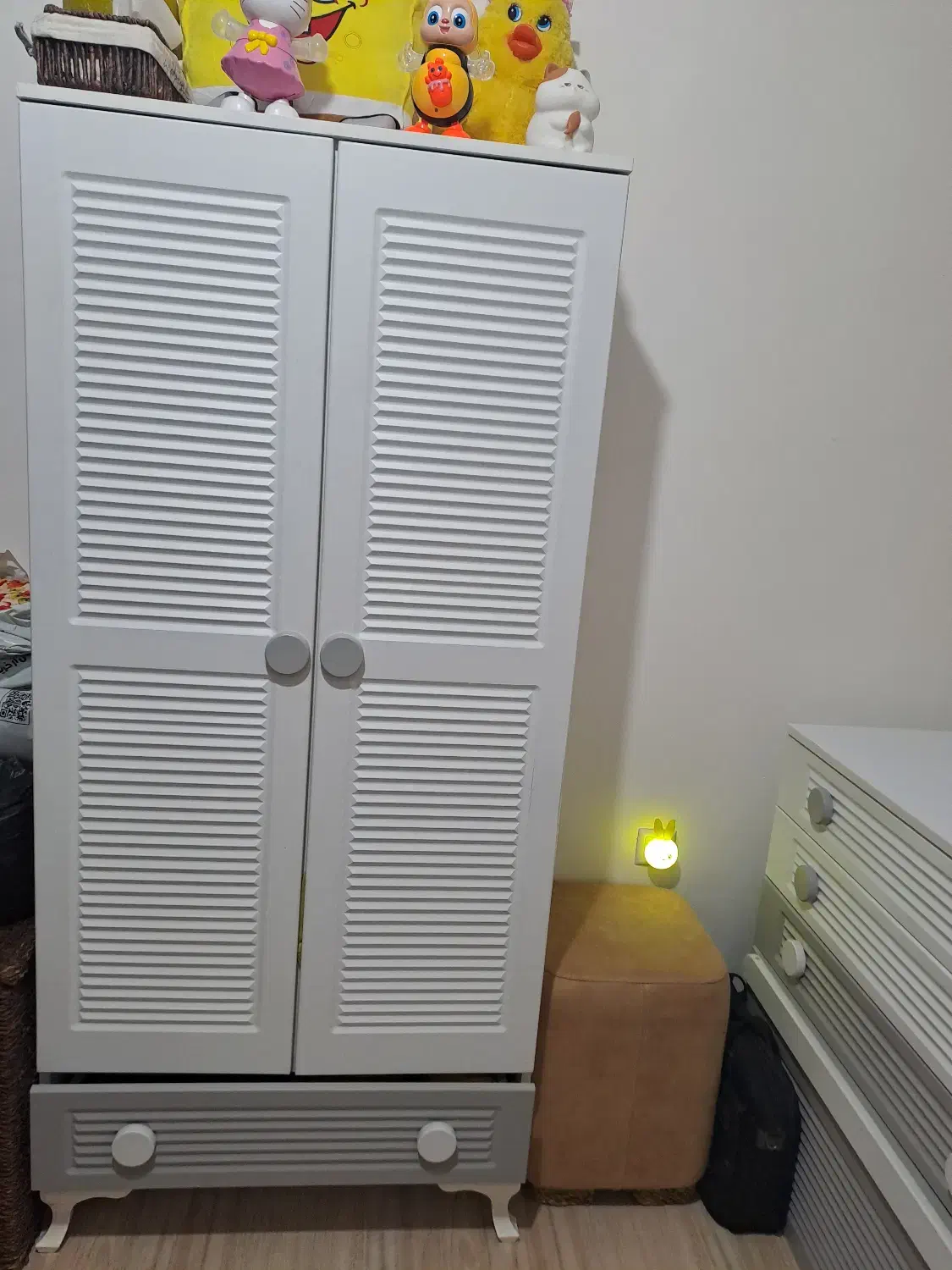 تخت وکمد نوزادنوجوان|تخت و سرویس خواب|مهاباد (آذربایجان غربی), |دیوار