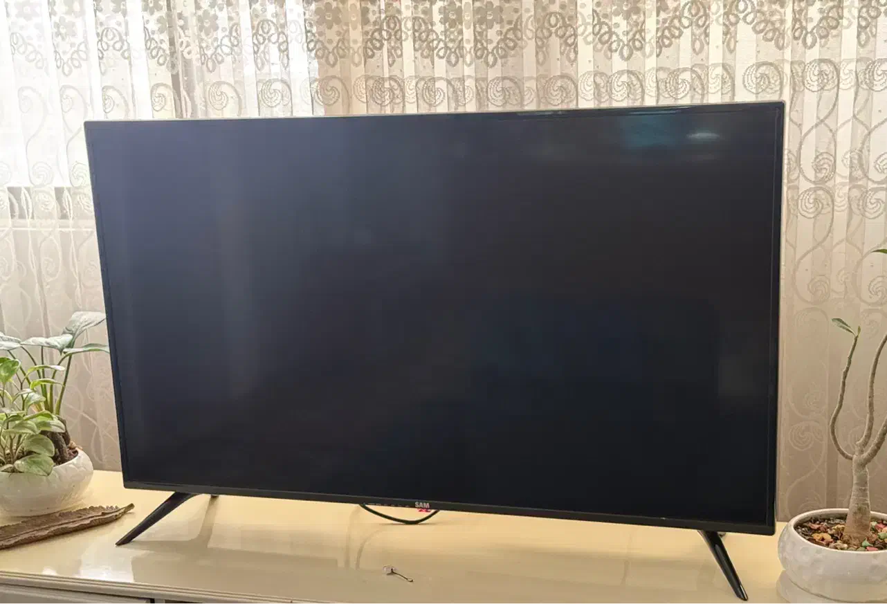 تلویزیون ۴۳ اینچ وتخت دو نفره|تلویزیون و پروژکتور|قائمشهر, |دیوار