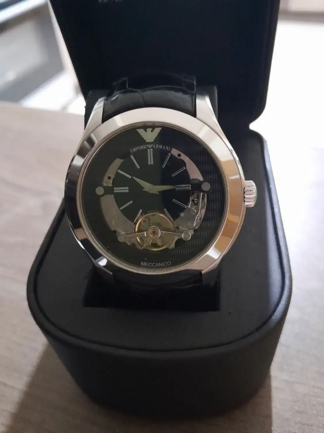 *امپریوارمانی اصل*|ساعت|اراک, |دیوار