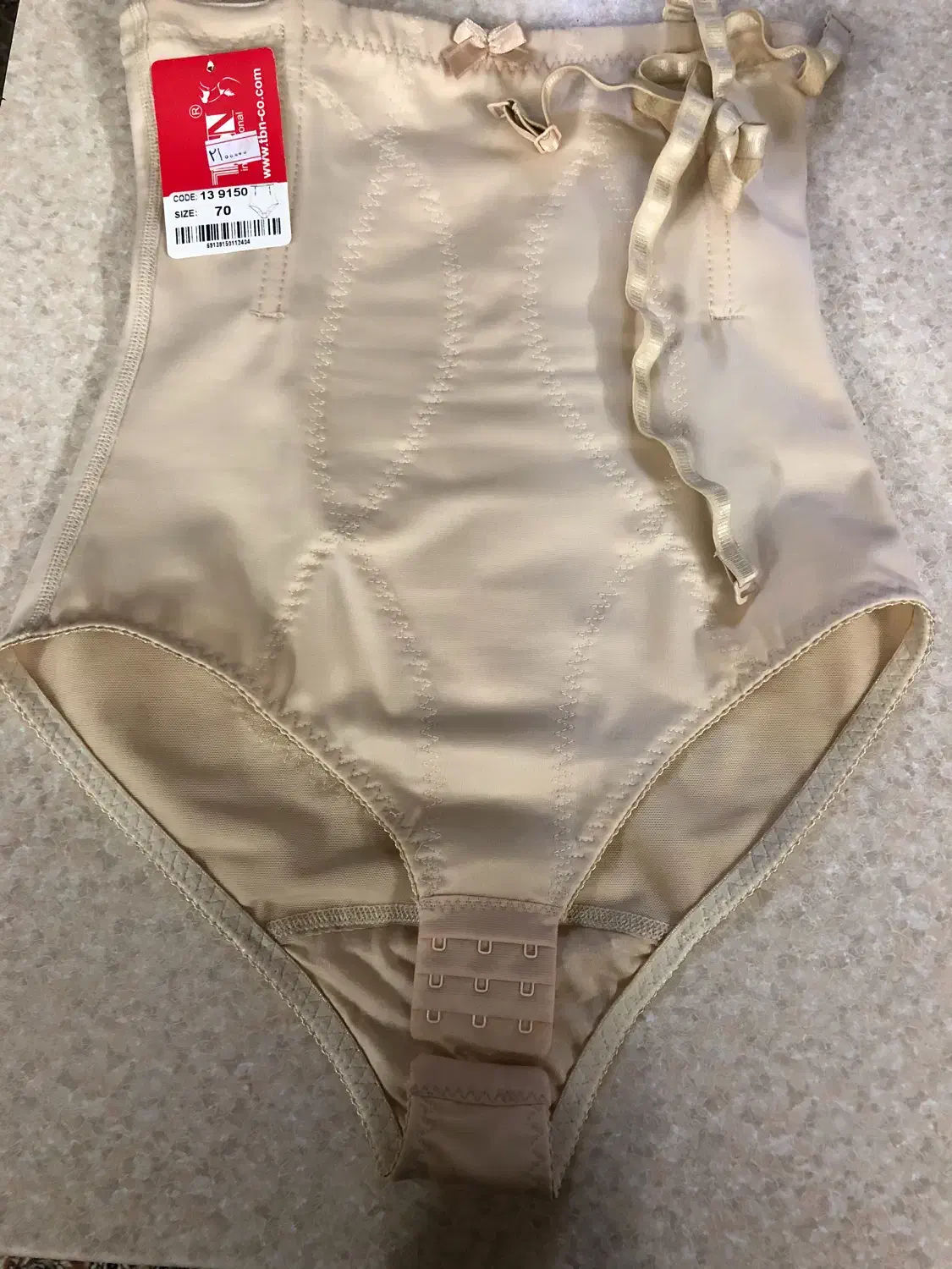 گن شورتی جنس خارجی سایز نو نو سایز ۷۰|لباس|کاشان, فاز ۲ ناجی آباد|دیوار