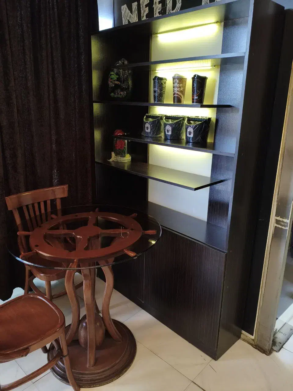 کمد ویترینی ، کتابخونه ای|کتابخانه، شلف، قفسه‌های دیواری|قم, پردیسان|دیوار