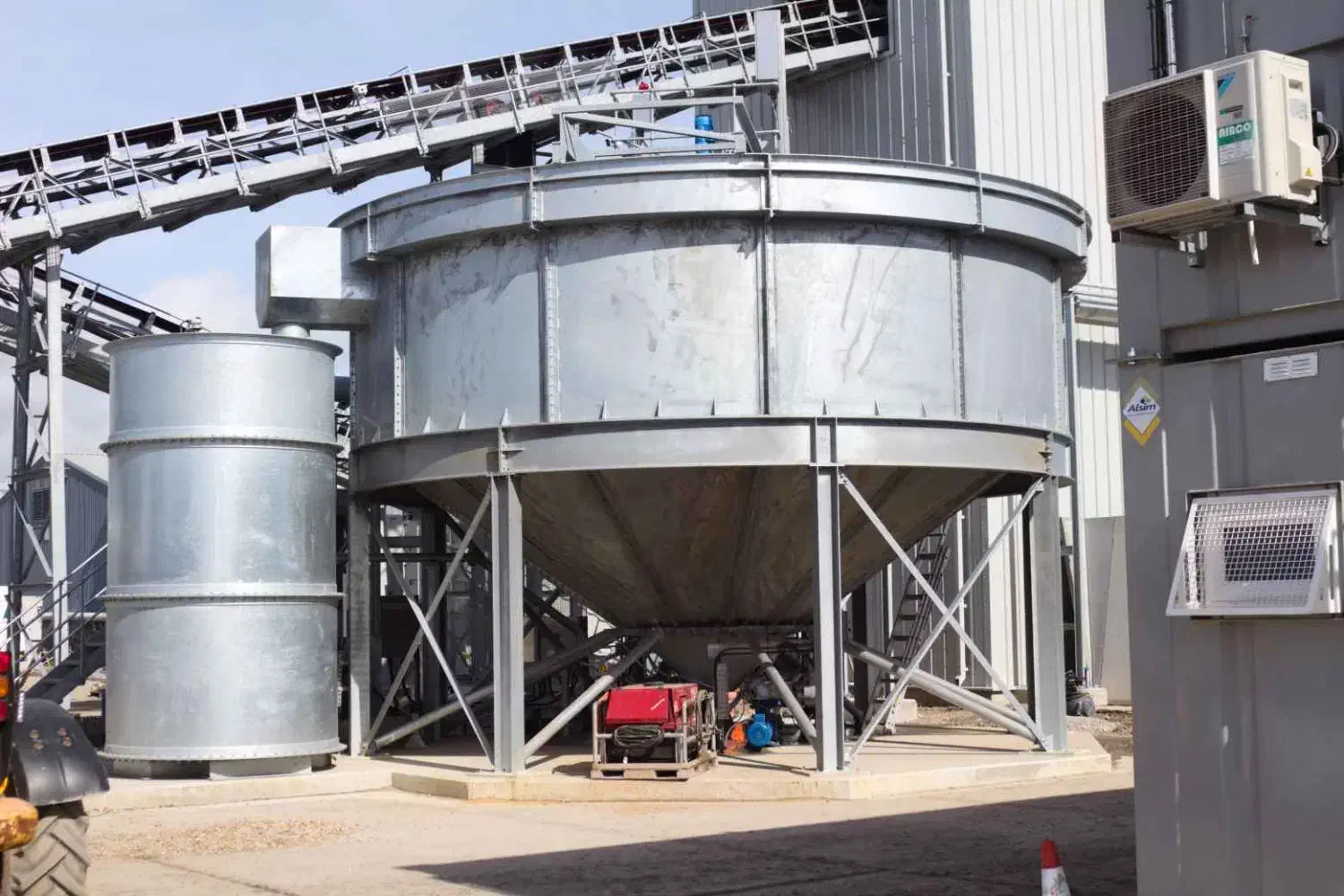 کلریفایر تیکنر (بازیافت و زلال ساز آب) شن و ماسه|ماشینآلات صنعتی|شیراز, شهرک صنعتی شیراز|دیوار