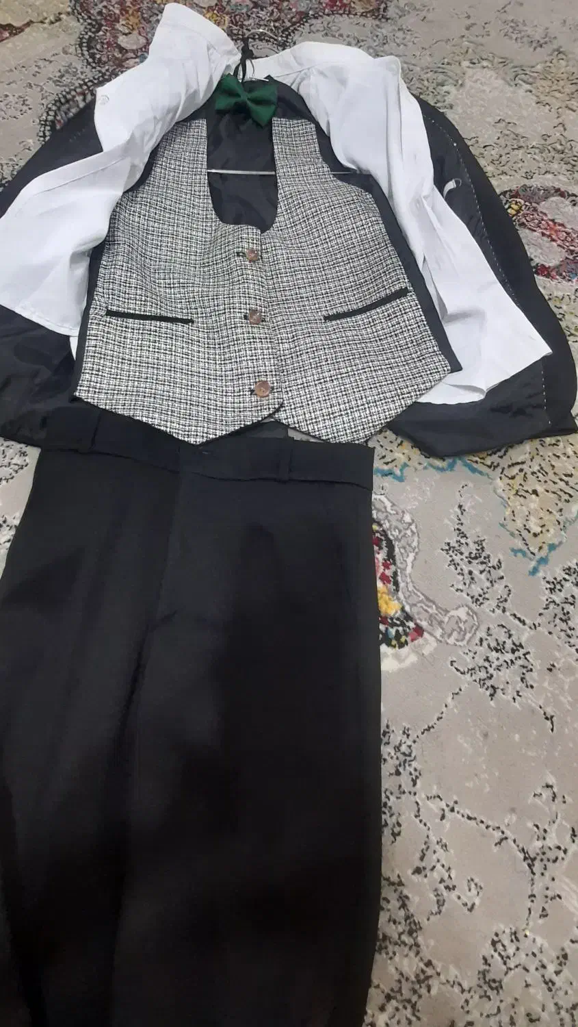 کت شلوار|لباس|رشت, پاستوریزه|دیوار