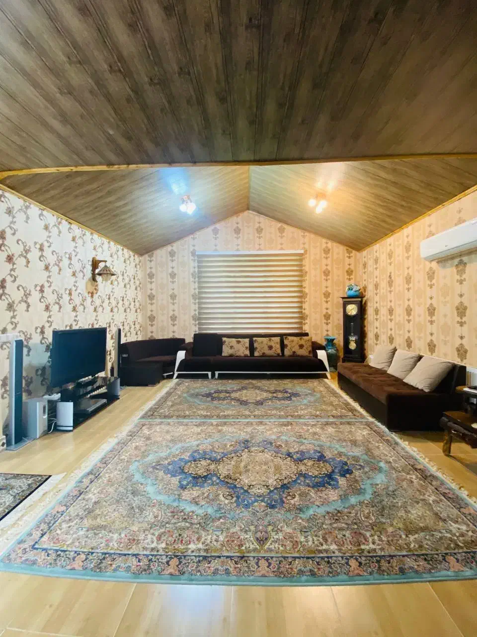 ویلاباغ نیم پیلوت.سنددار.معاوضه باخودرو.شهرکی|فروش خانه و ویلا|تهران, صادقیه|دیوار