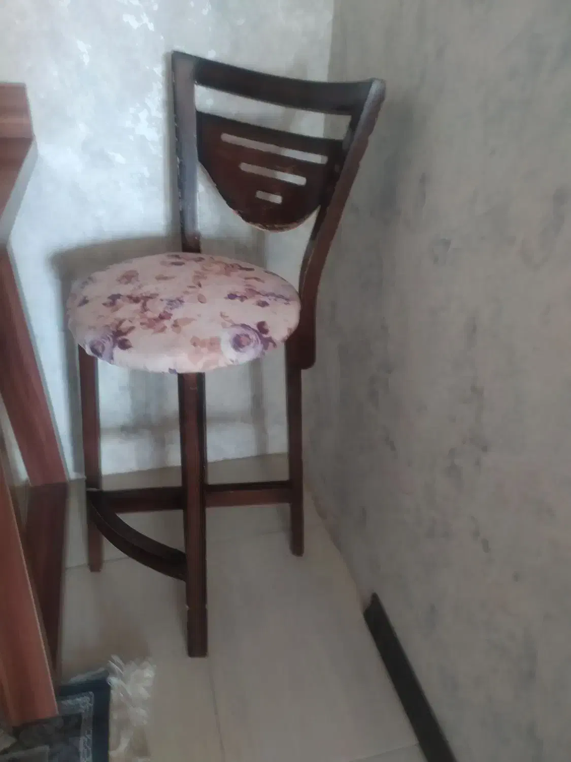 قاب با قهوه .صندلی چوبی|حراج|فولادشهر, C1|دیوار