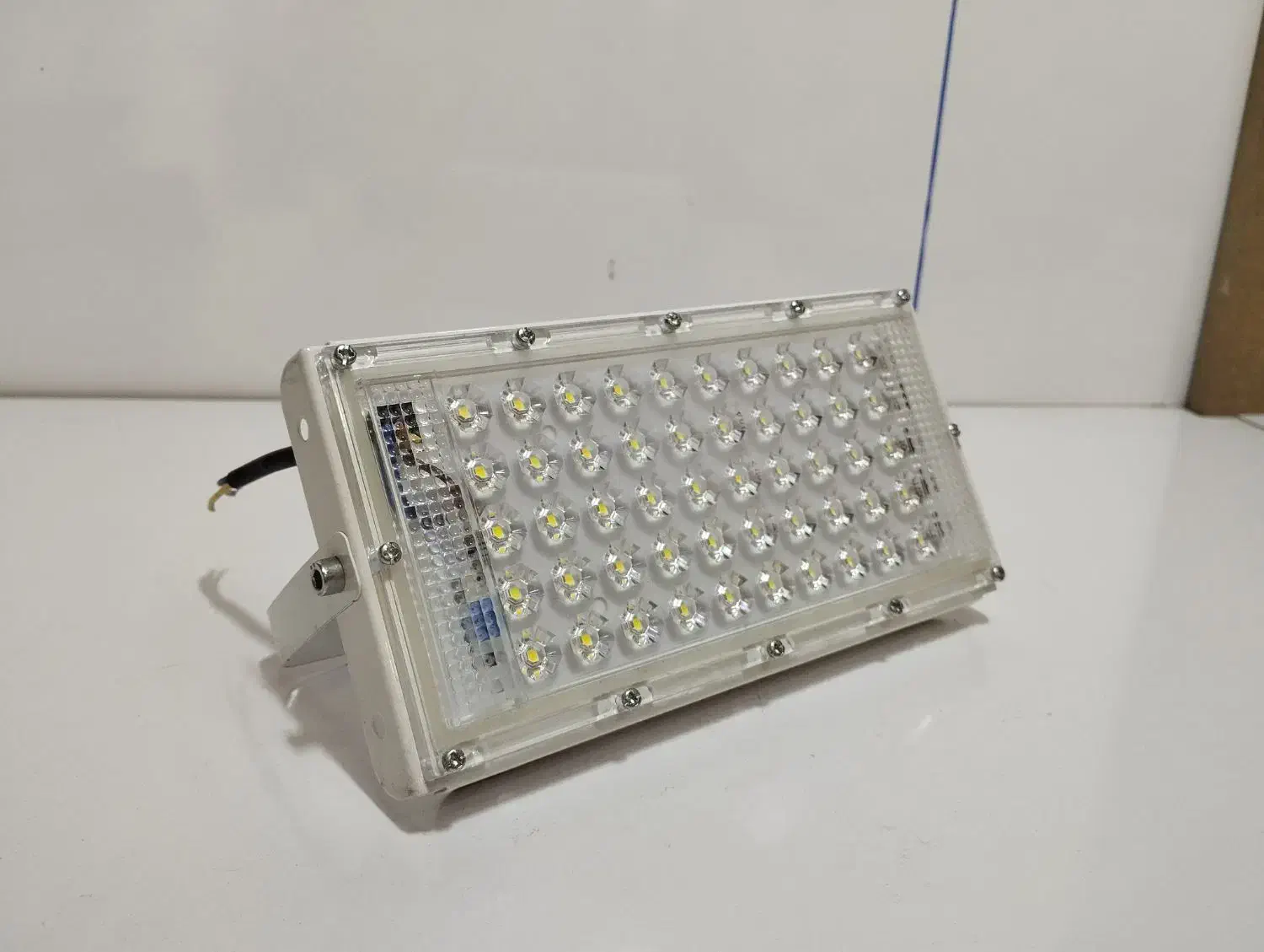 پرژکتور|لامپ و چراغ|شهریار, شهرک شاهد|دیوار