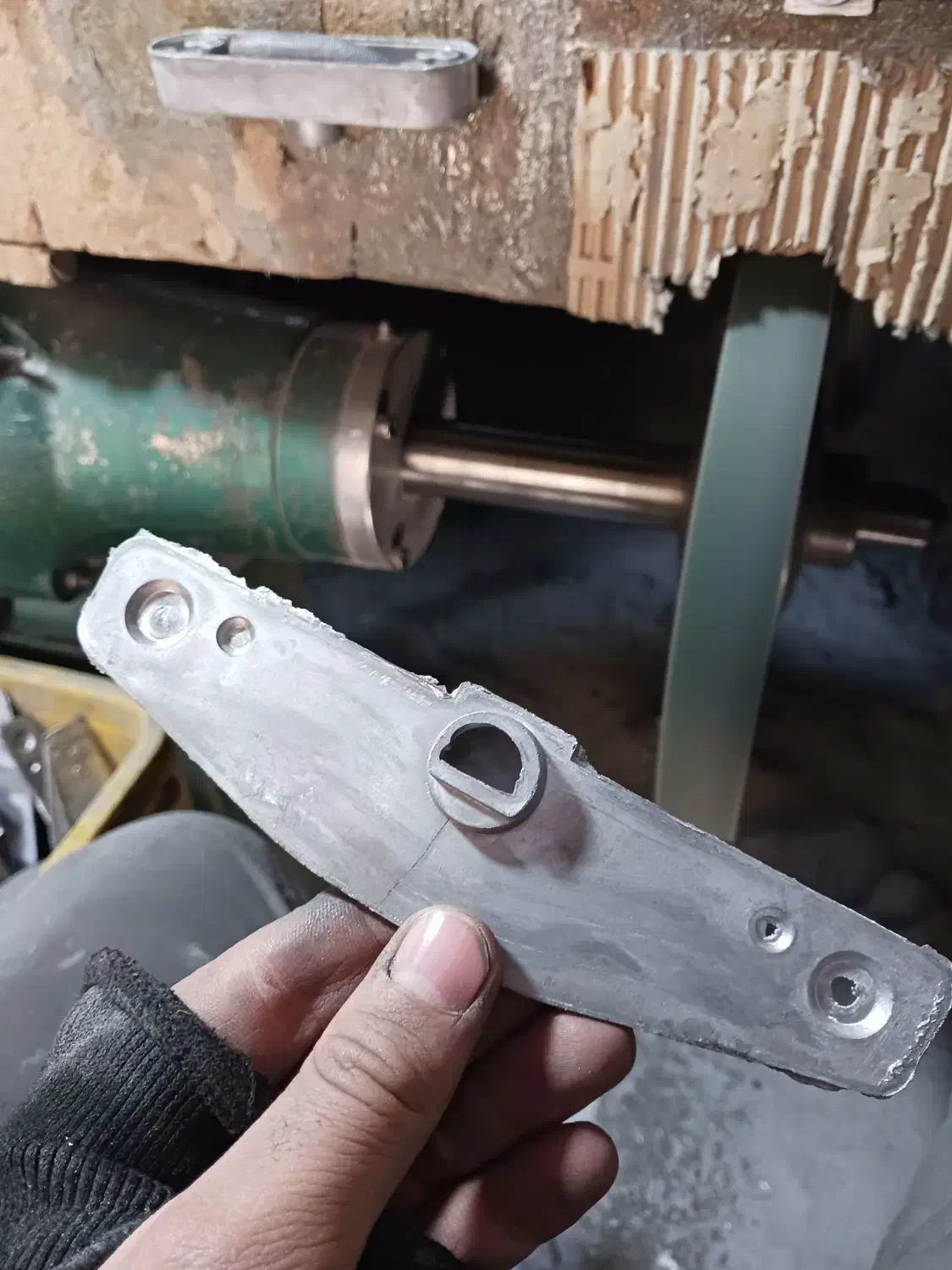 نیازمندکارگرپرداختکارقطعات دستگیره آلمینیوم|استخدام صنعتی، فنی، مهندسی|بهارستان, |دیوار