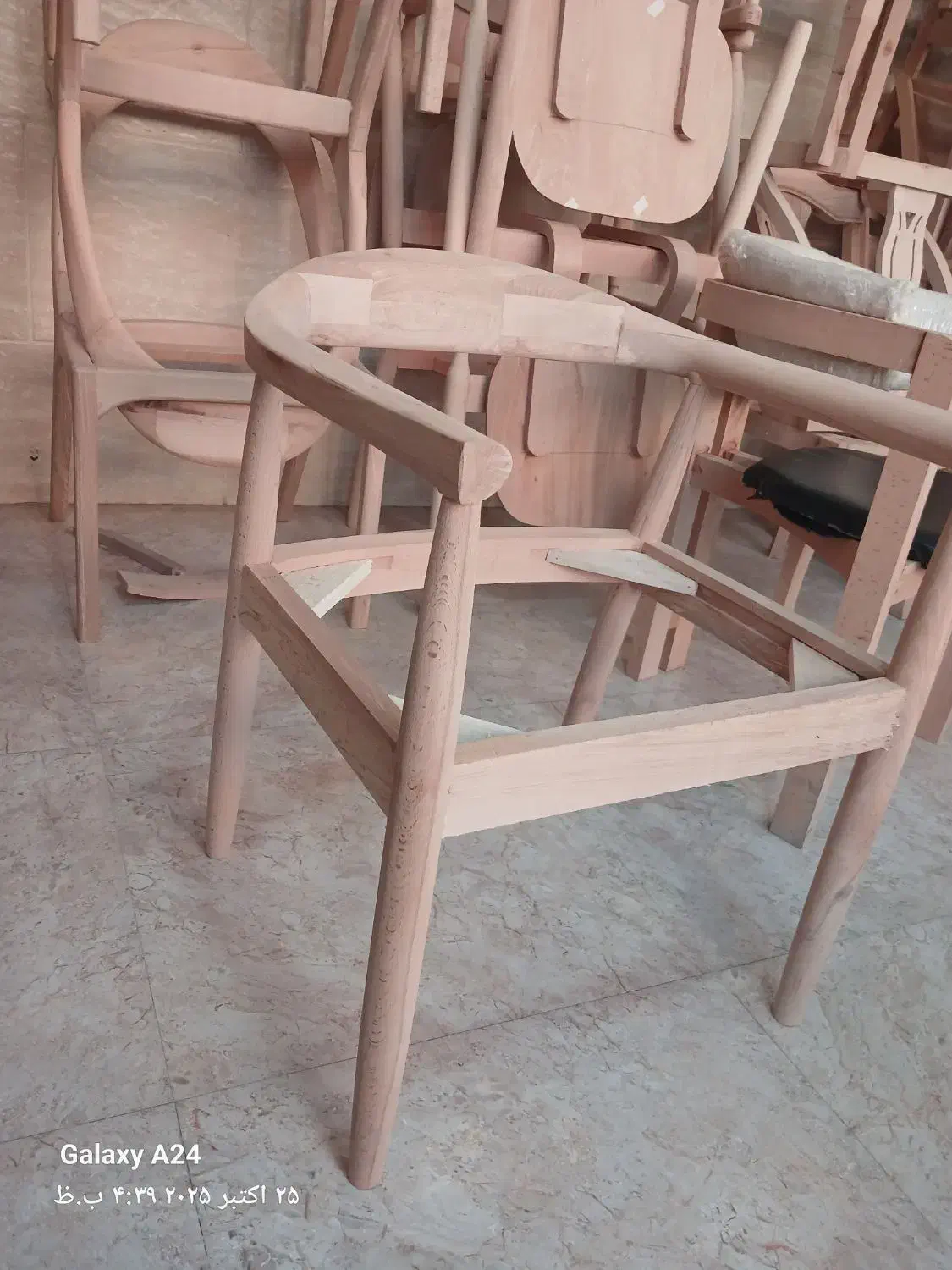 نجار ماهر میز و صندلی|استخدام صنعتی، فنی، مهندسی|چهاردانگه (تهران), |دیوار