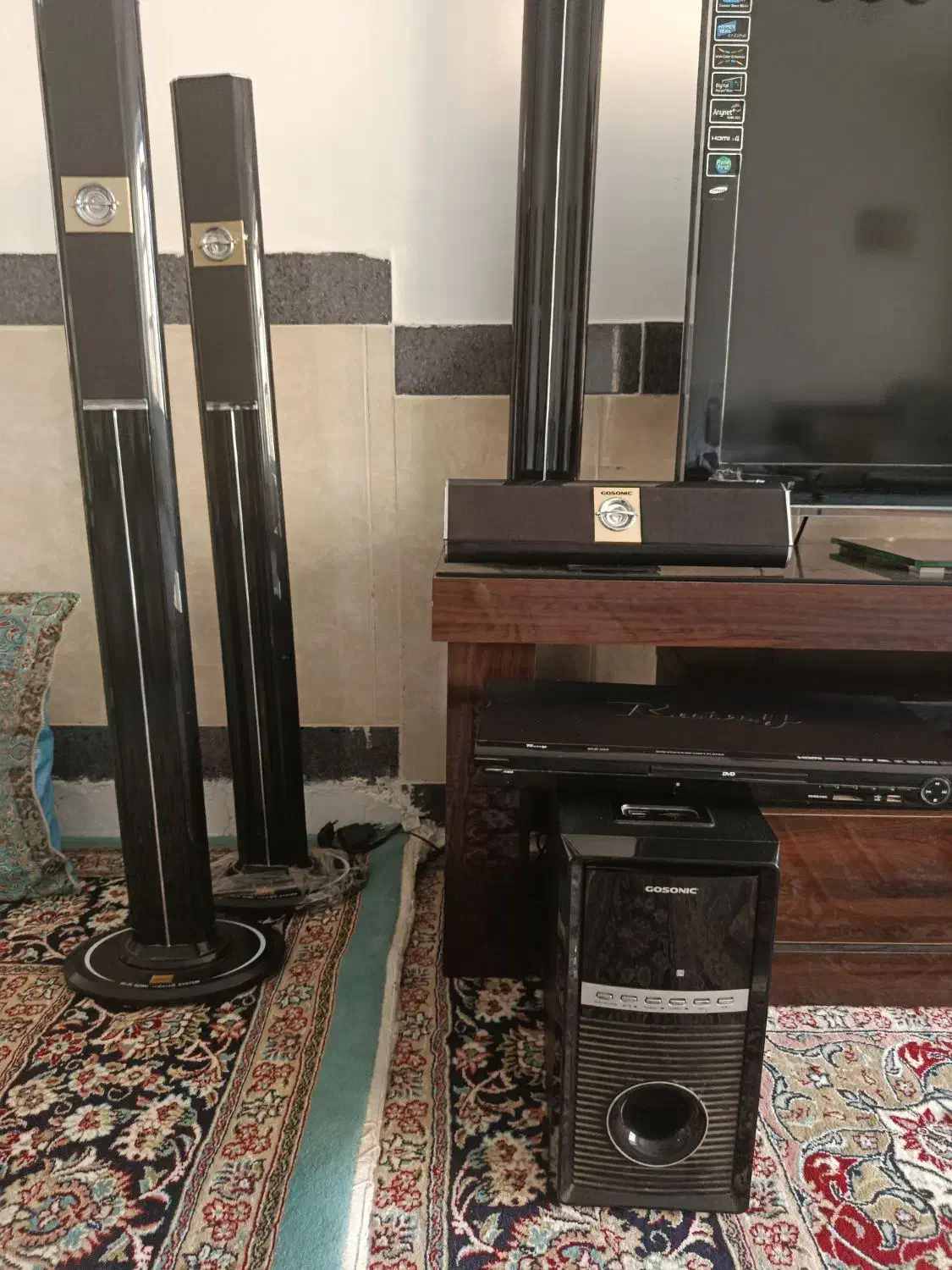 گنجه . سینما خانواده|بخاری، هیتر، شومینه|رشتخوار, |دیوار