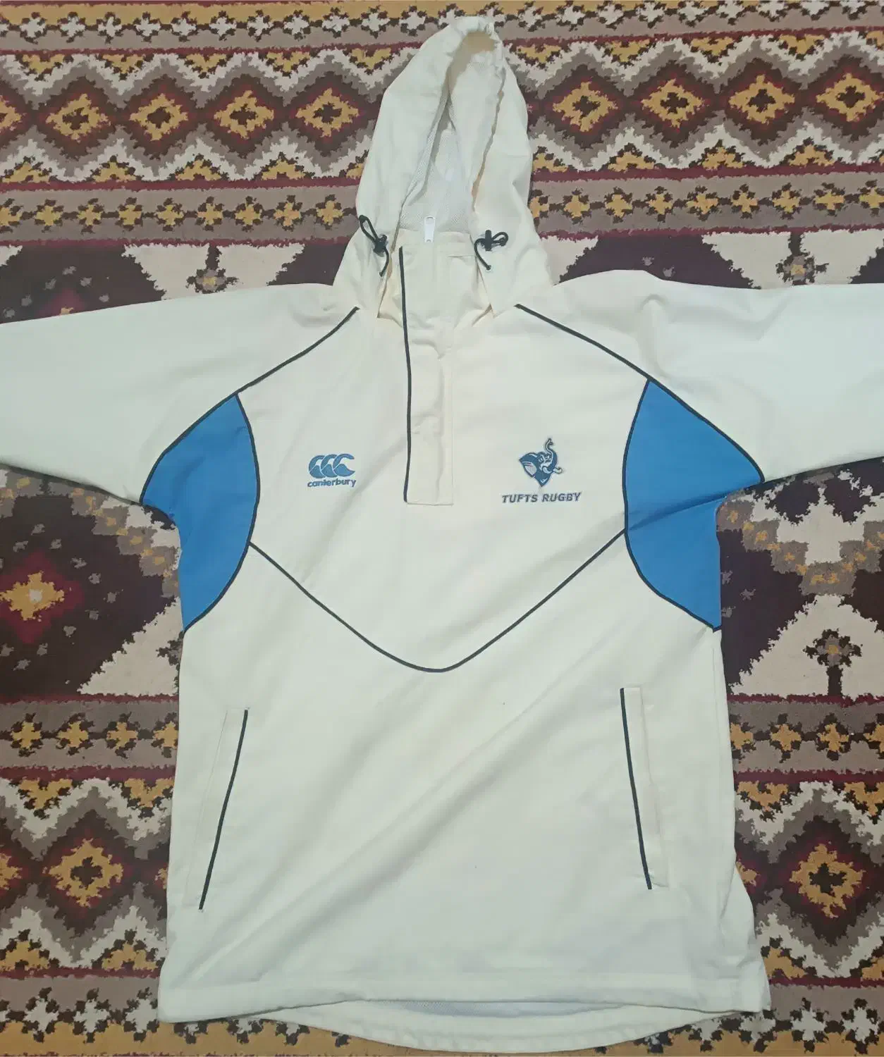 بادگیر تانوکورا|لباس|مشکیندشت, |دیوار