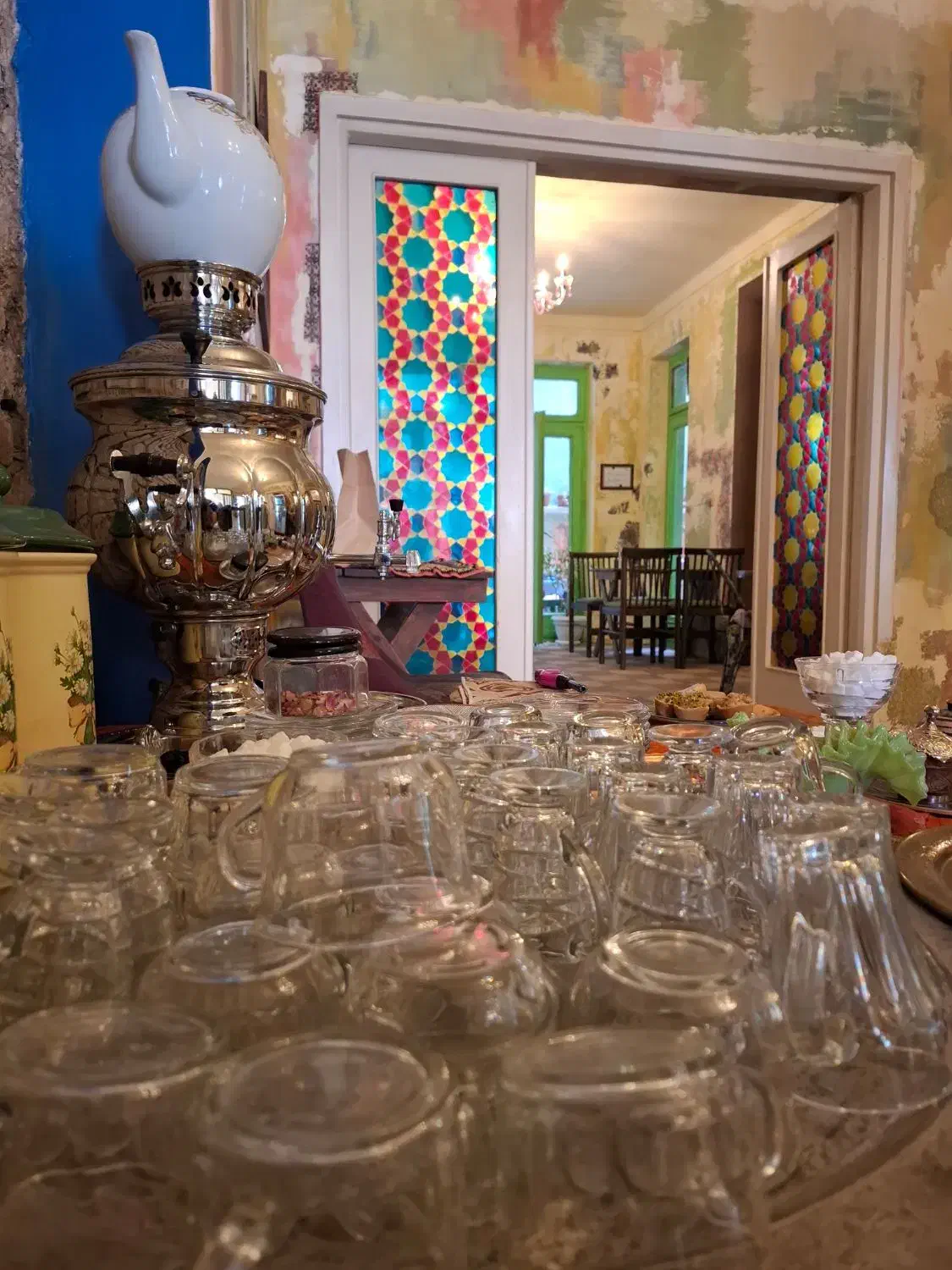 نیروی نظافت و خدمات|استخدام خدمات فروشگاه و رستوران|تهران, فلسطین (میدان انقلاب)|دیوار