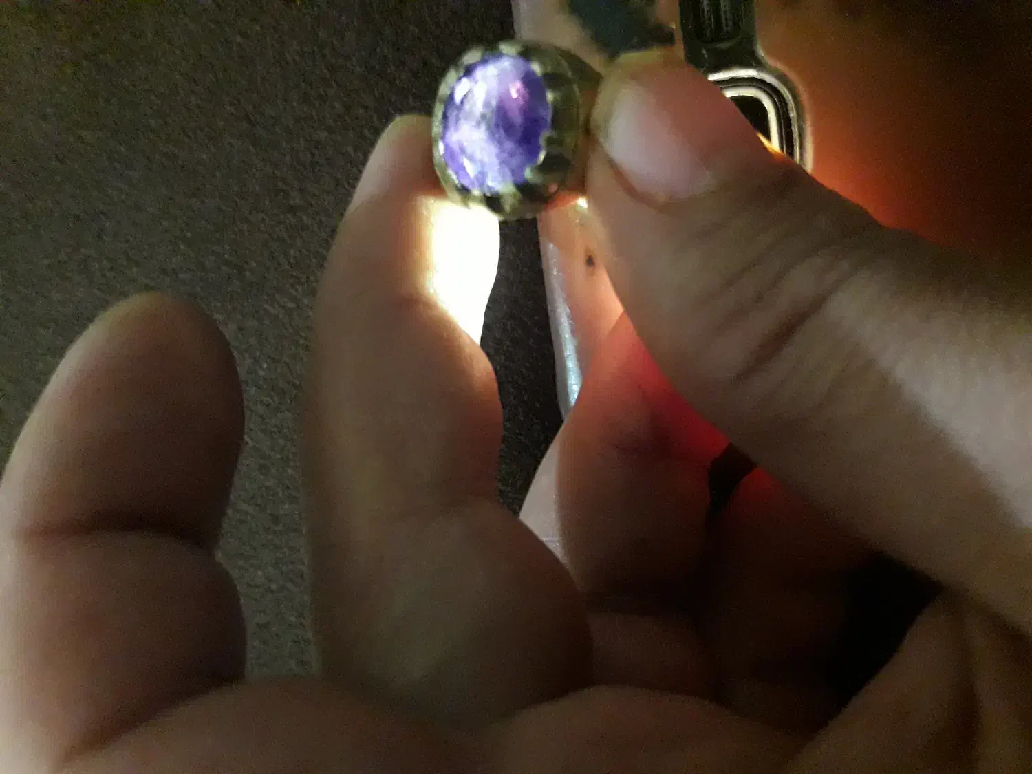 انگشتر رکاب کهنه کار دست اعیار پایین سنگ امیتیس|کلکسیون اشیاء عتیقه|رشت, بازار|دیوار