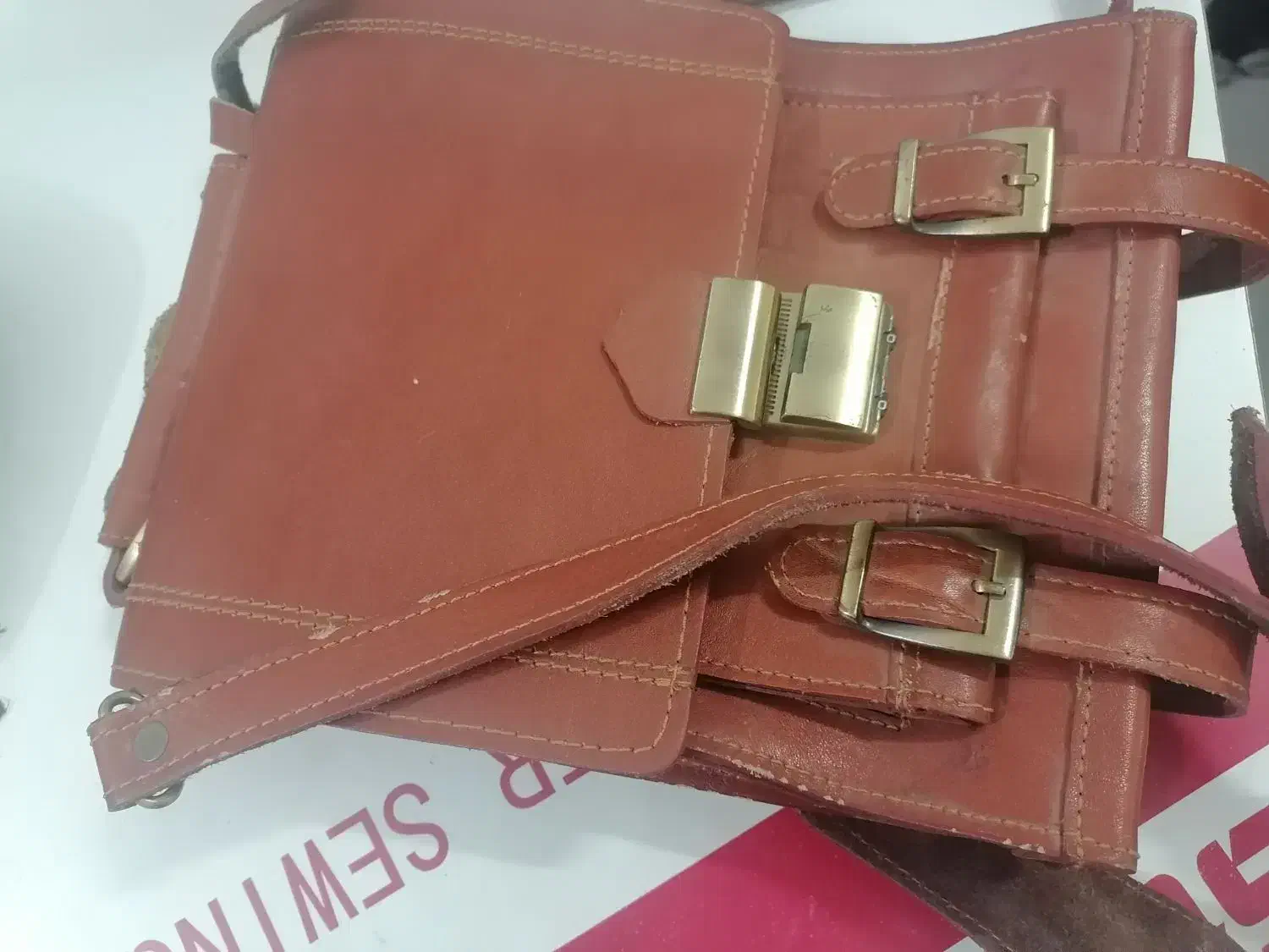 کیف چرم|کیف، کفش، کمربند|قم, باغ شازده|دیوار