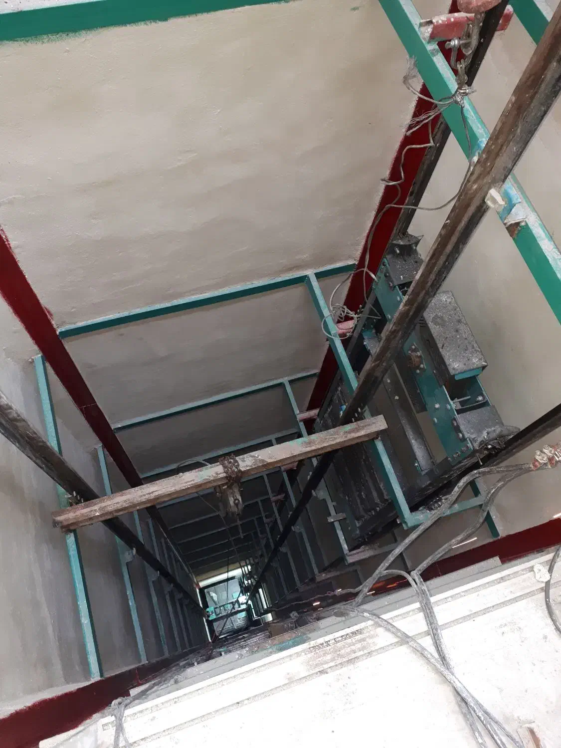 نصاب آسانسور آهنکشی ریل در مکانیک|خدمات پیشه و مهارت|تهران, اکباتان|دیوار