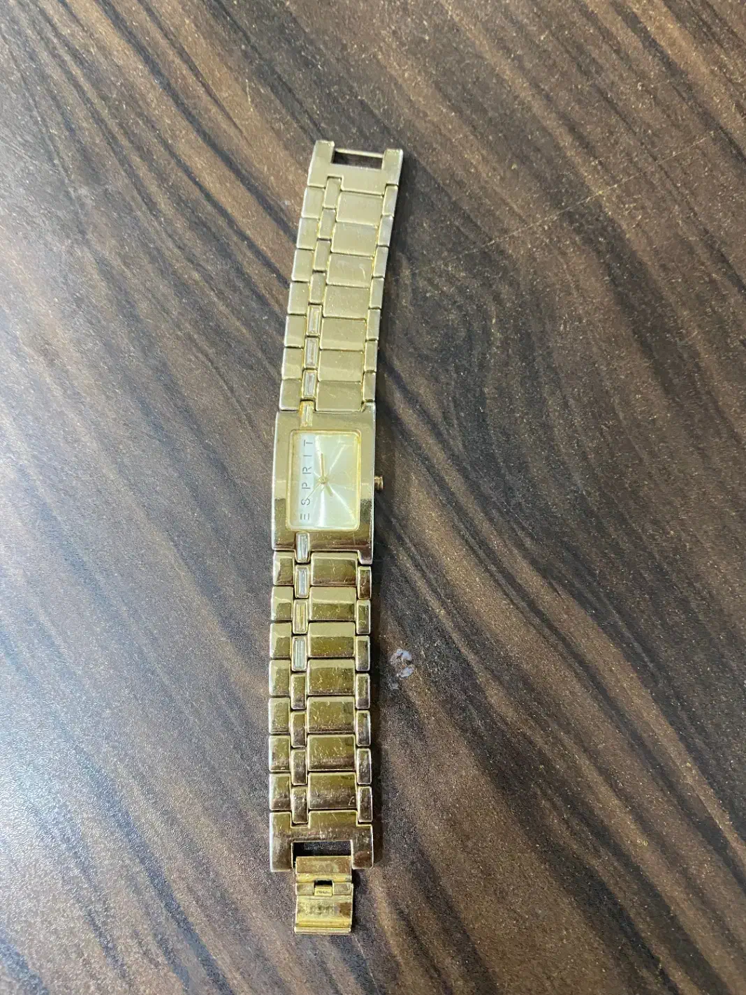 ساعت esprit طلایی در حد نو|ساعت|ساری, |دیوار