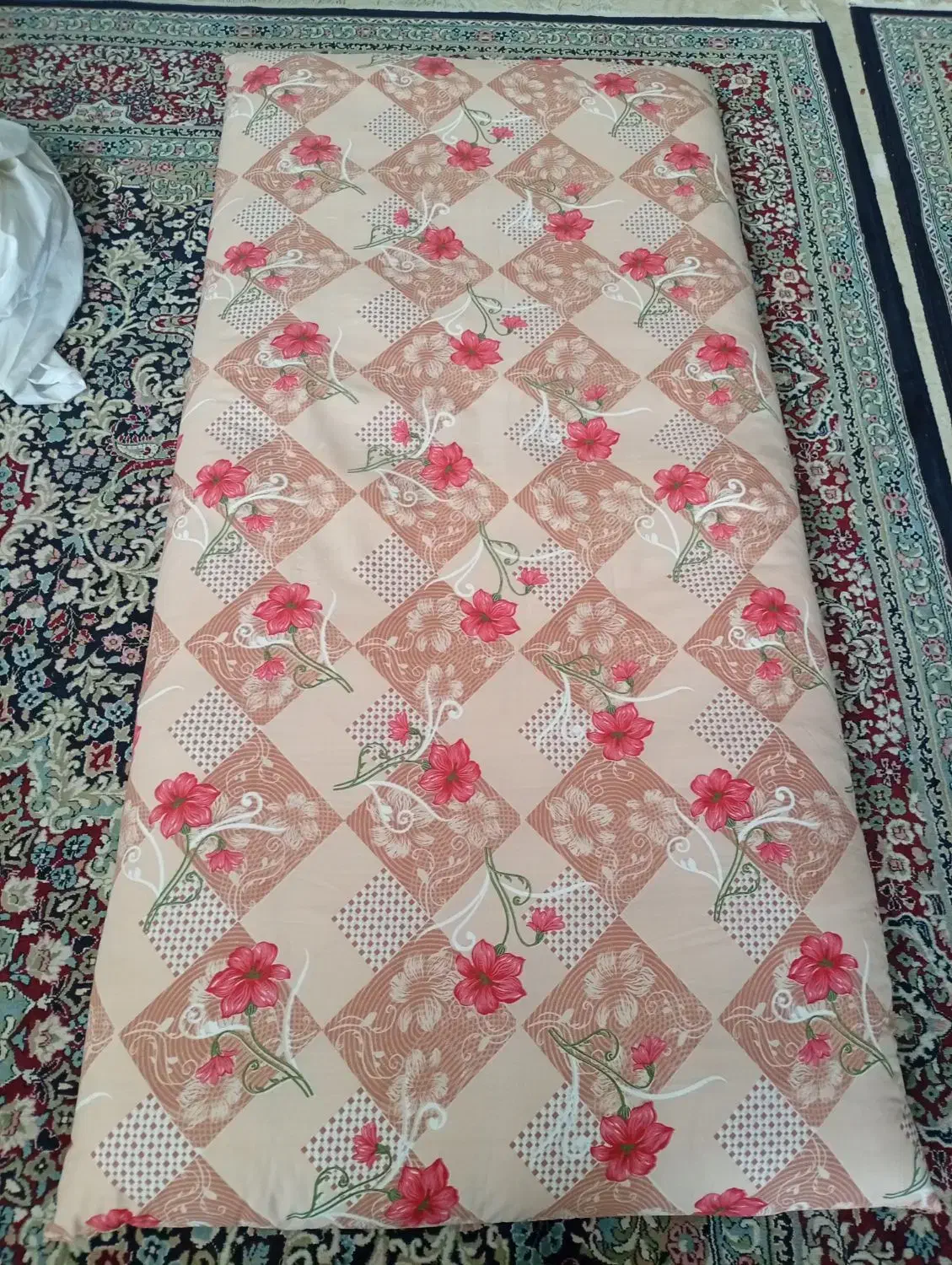 لحاف دو نفره نو مخمل و ترمه،6عدد تشک یک نفره نو|رختخواب، بالش، پتو|رفسنجان, |دیوار