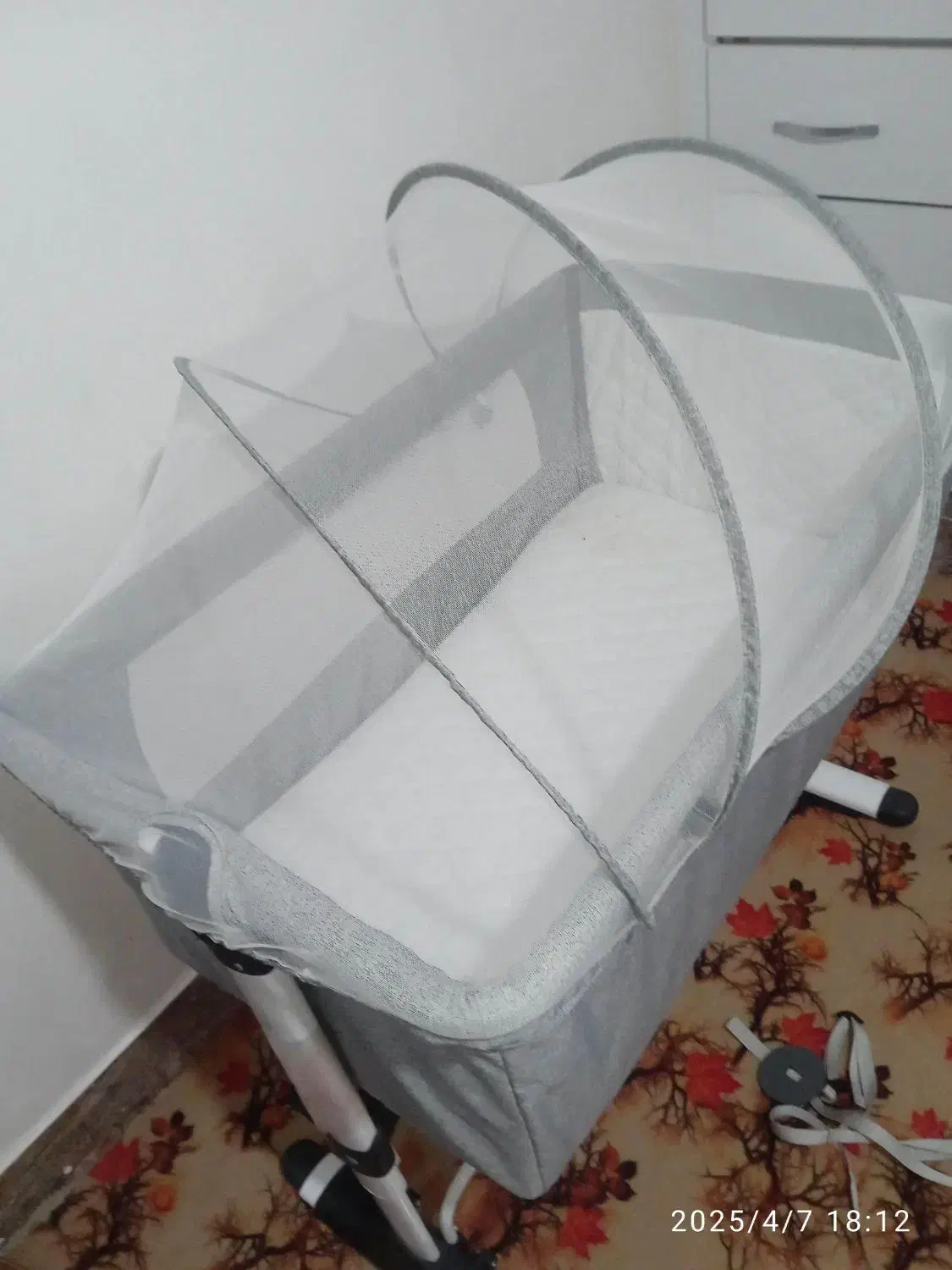 گهواره یا تخت کودک|تخت و صندلی بچه|گرگان, |دیوار
