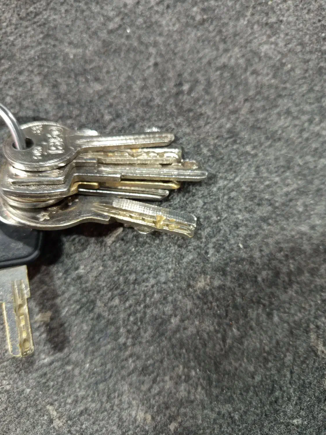 کلید گم کردم|اشیا|یاسوج, |دیوار