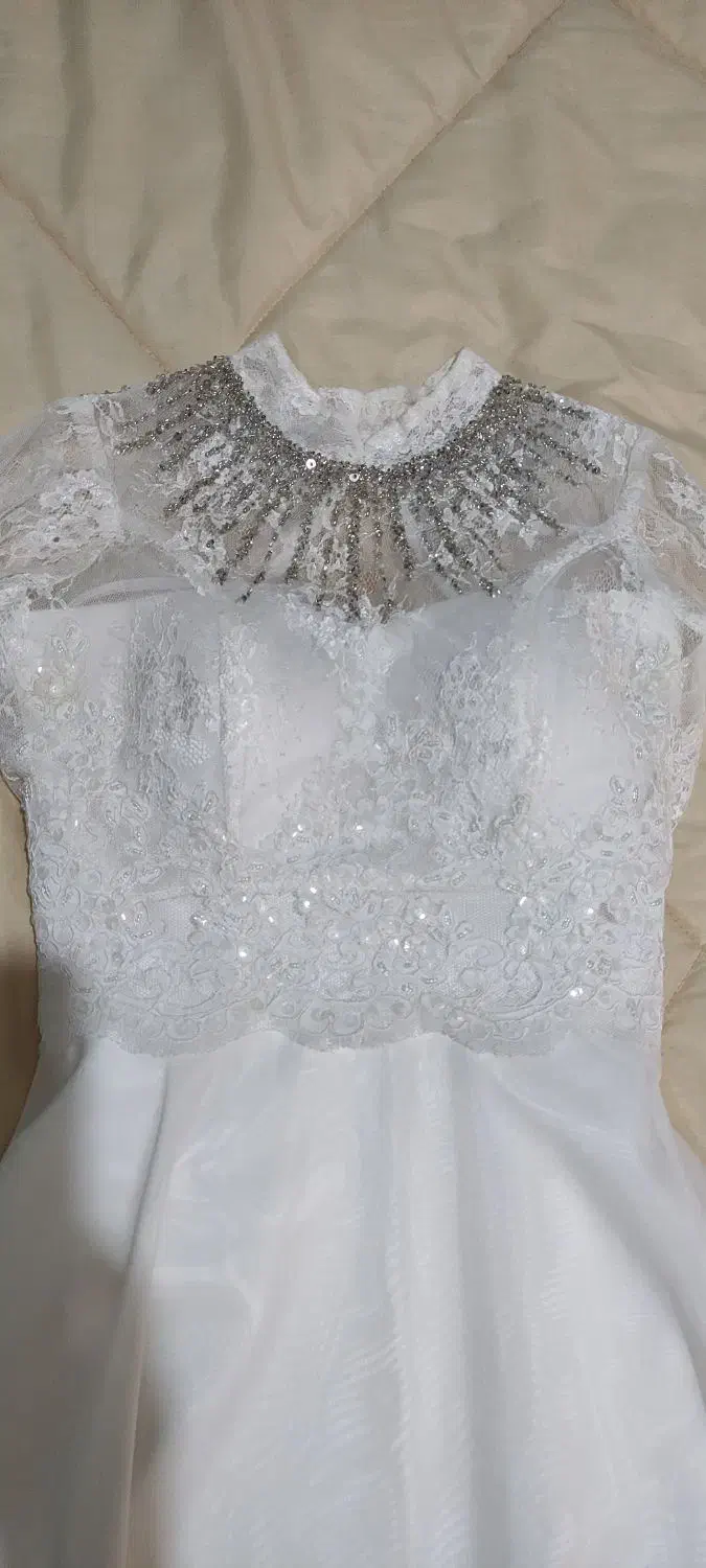 لباس عروس و تور و ژپون سه فنره|لباس|رشت, ساغری سازان|دیوار