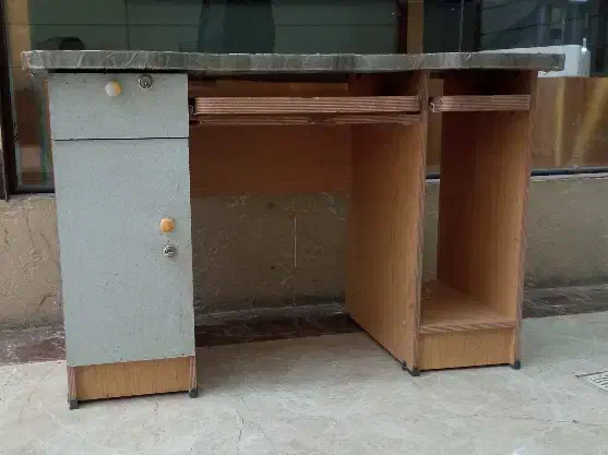 میز کامپیوتر|میز تحریر و کامپیوتر|برخوار, |دیوار