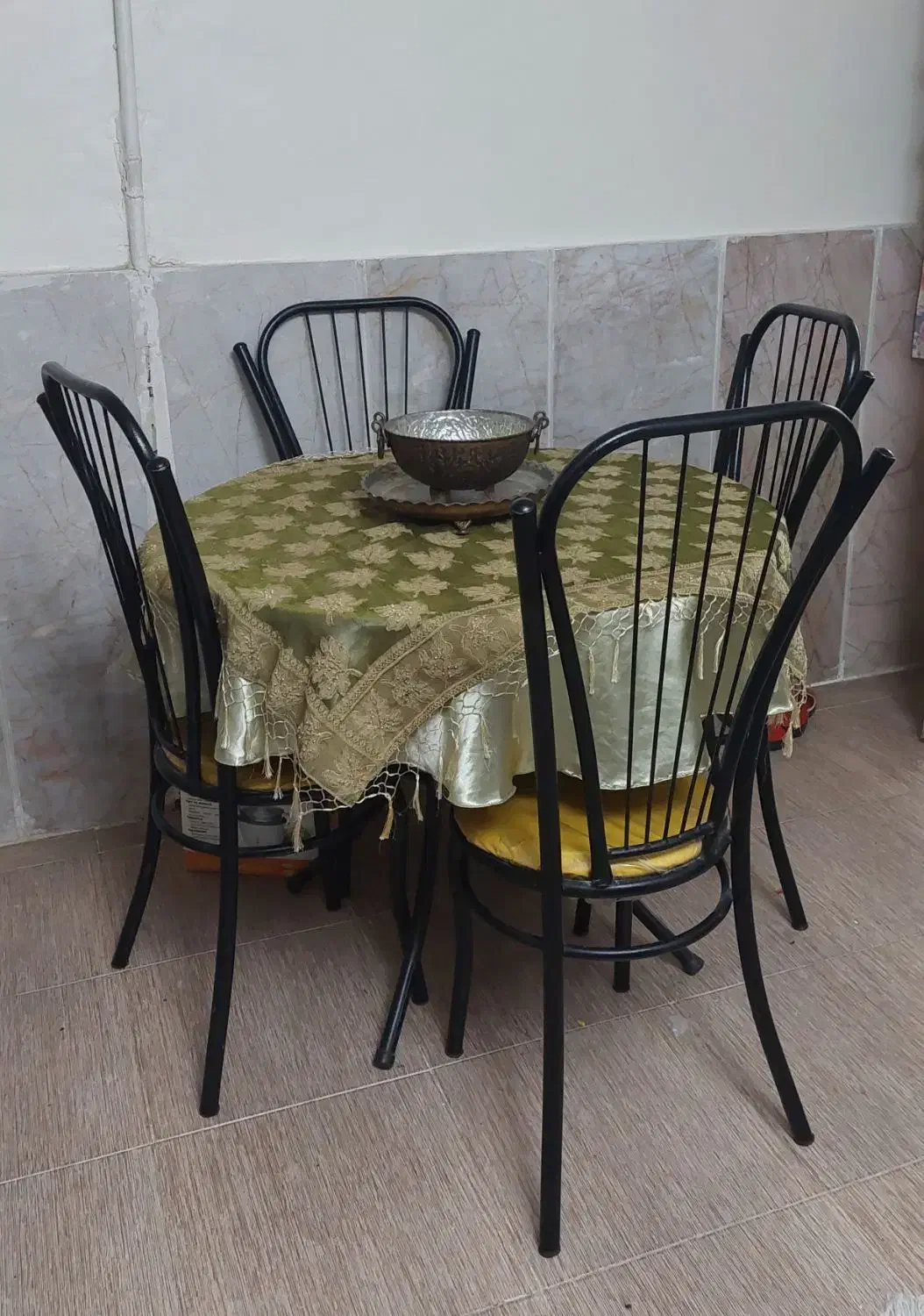 میز نهارخوری ۴نفره قیمت مناسب|میز و صندلی غذاخوری|مشهد, جنت|دیوار