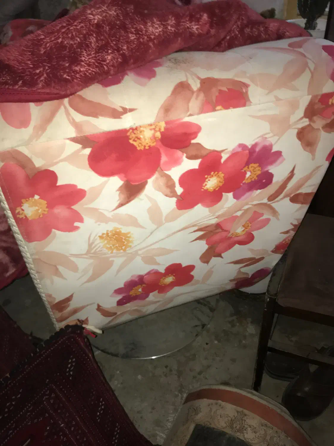 صندلی|صندلی و نیمکت|گلبهار, شهر جدید گلبهار|دیوار