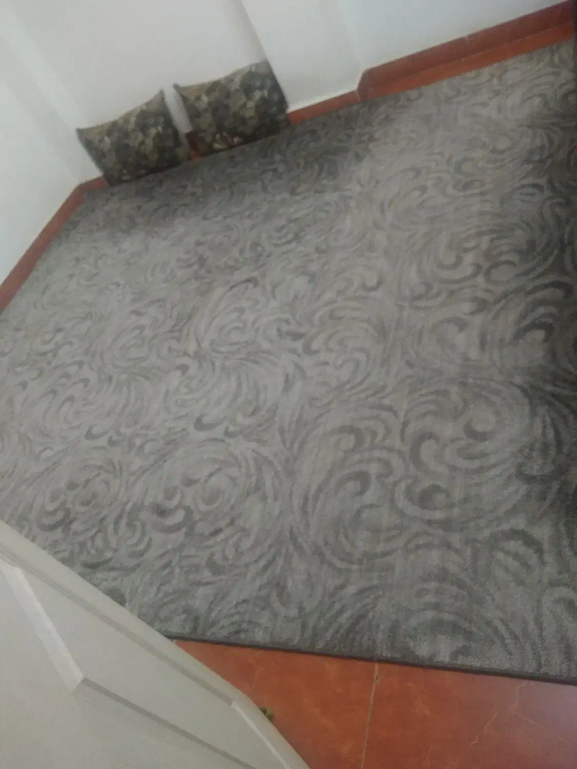 پالاز موکت درحد نو دوعدد با چندتا پادری موجوده|موکت|آستانه اشرفیه, |دیوار