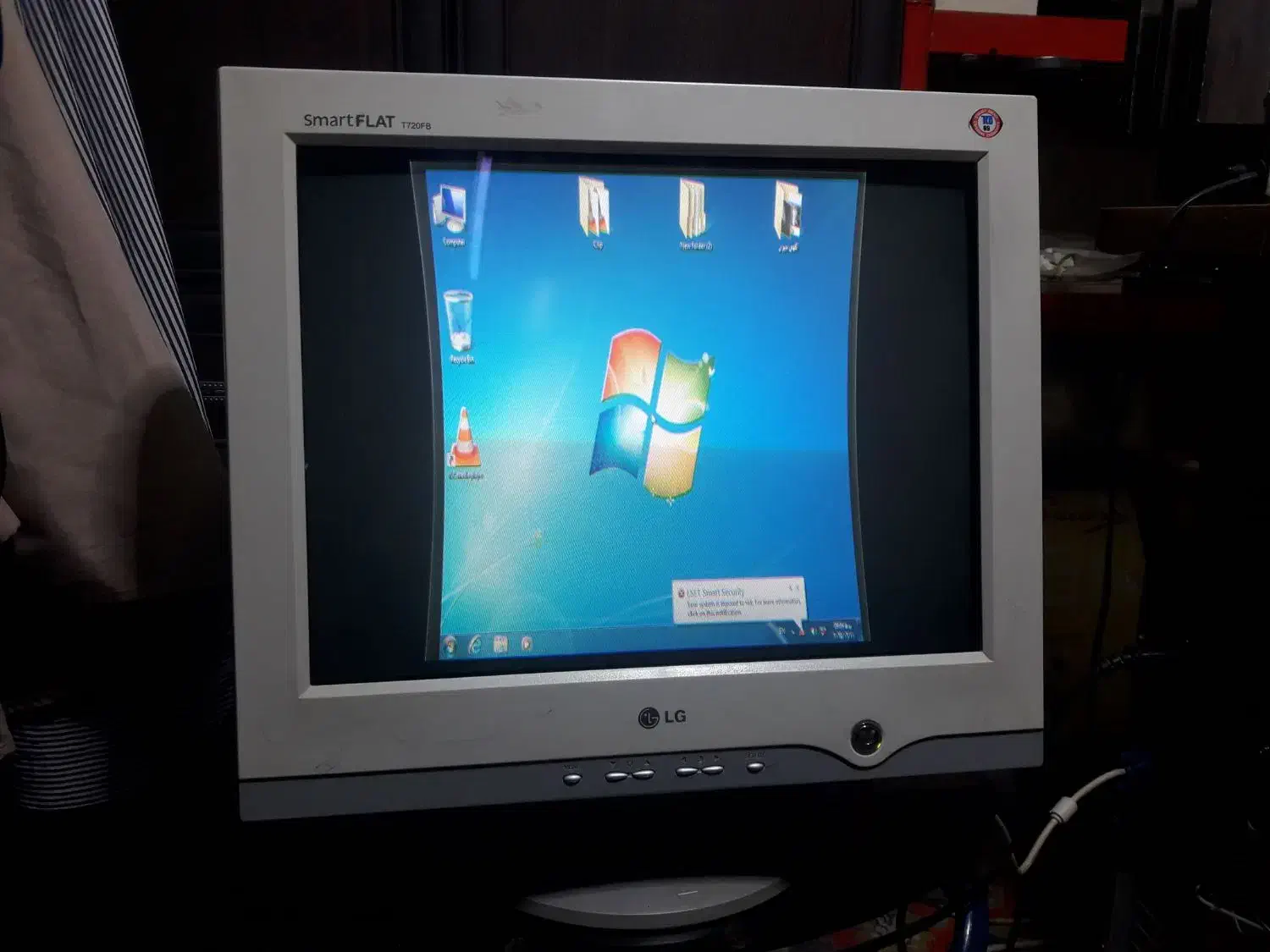 مونیتور قدیمی ال جی|قطعات و لوازم جانبی رایانه|همدان, |دیوار