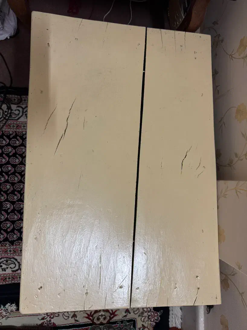 میز چوبی قدیمی|کلکسیون اشیاء عتیقه|زنجان, |دیوار