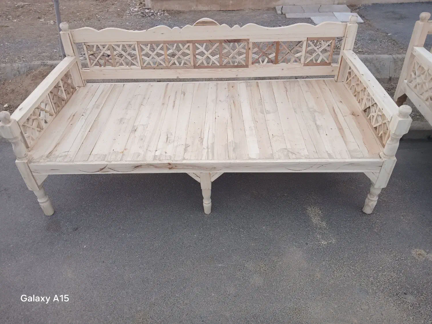 یک عدد تخت سنتی شبکه ای بدون رنگ خام|تخت و سرویس خواب|گلپایگان, |دیوار