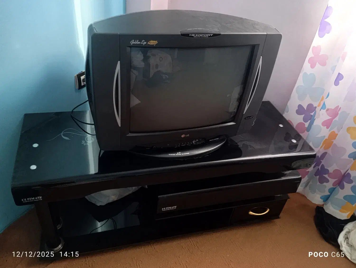 فروش تلویزیون با زیر تلویزیون|تلویزیون و پروژکتور|آستارا, |دیوار