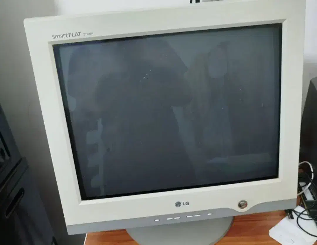 مانیتور کامپیوتر|قطعات و لوازم جانبی رایانه|یاسوج, |دیوار