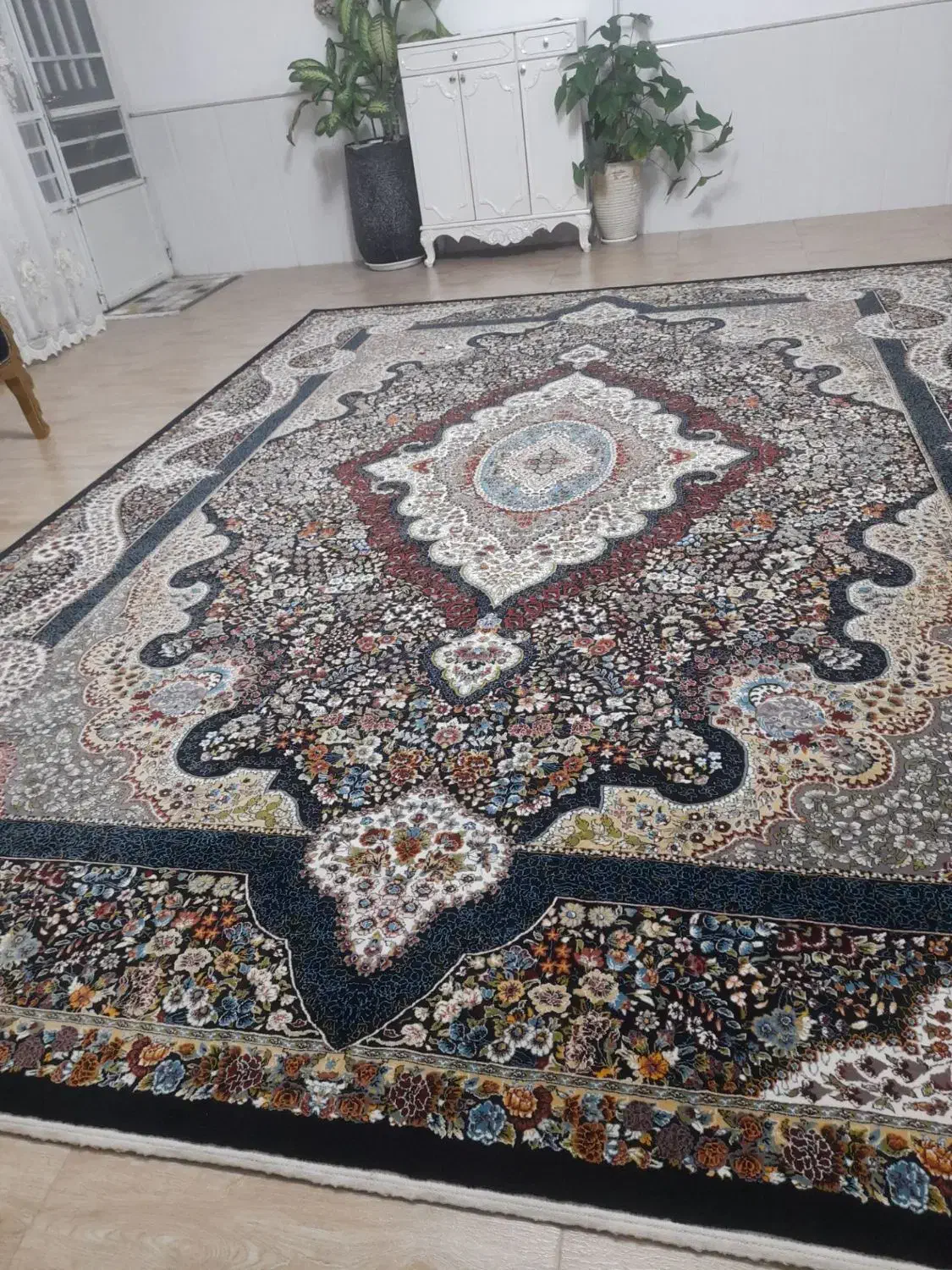 مبل وفرش|فرش|نیشابور, گنبد سبز|دیوار