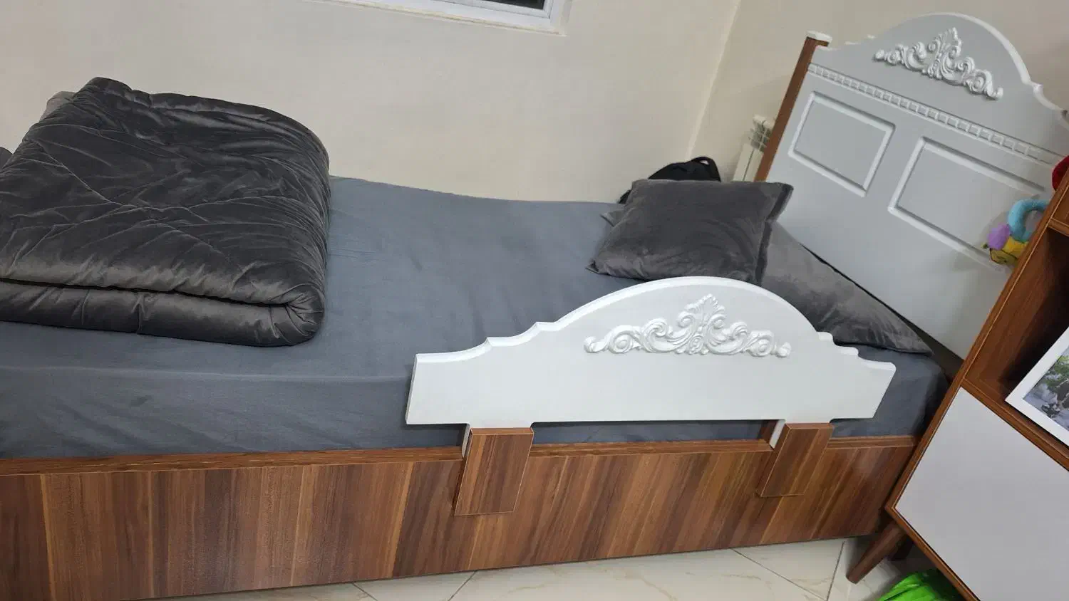 محافظ تخت|تخت و سرویس خواب|ری, جوانمرد قصاب|دیوار