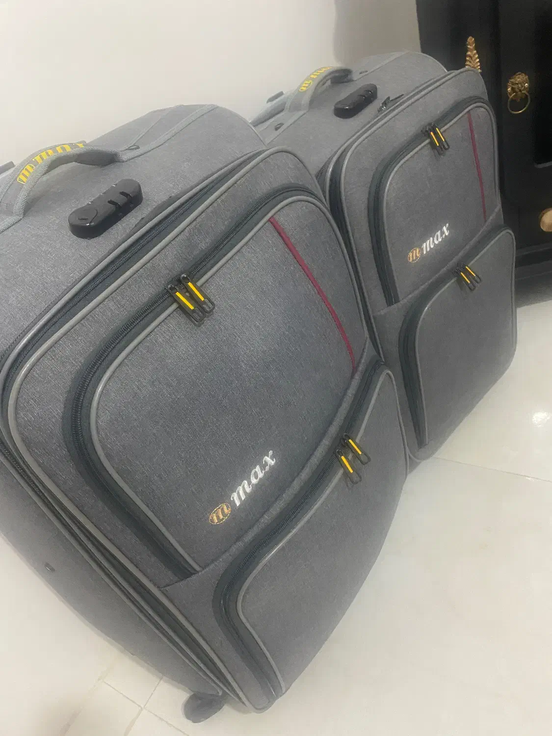 چمدان|کیف، کفش، کمربند|مشهد, خواجه ربیع|دیوار