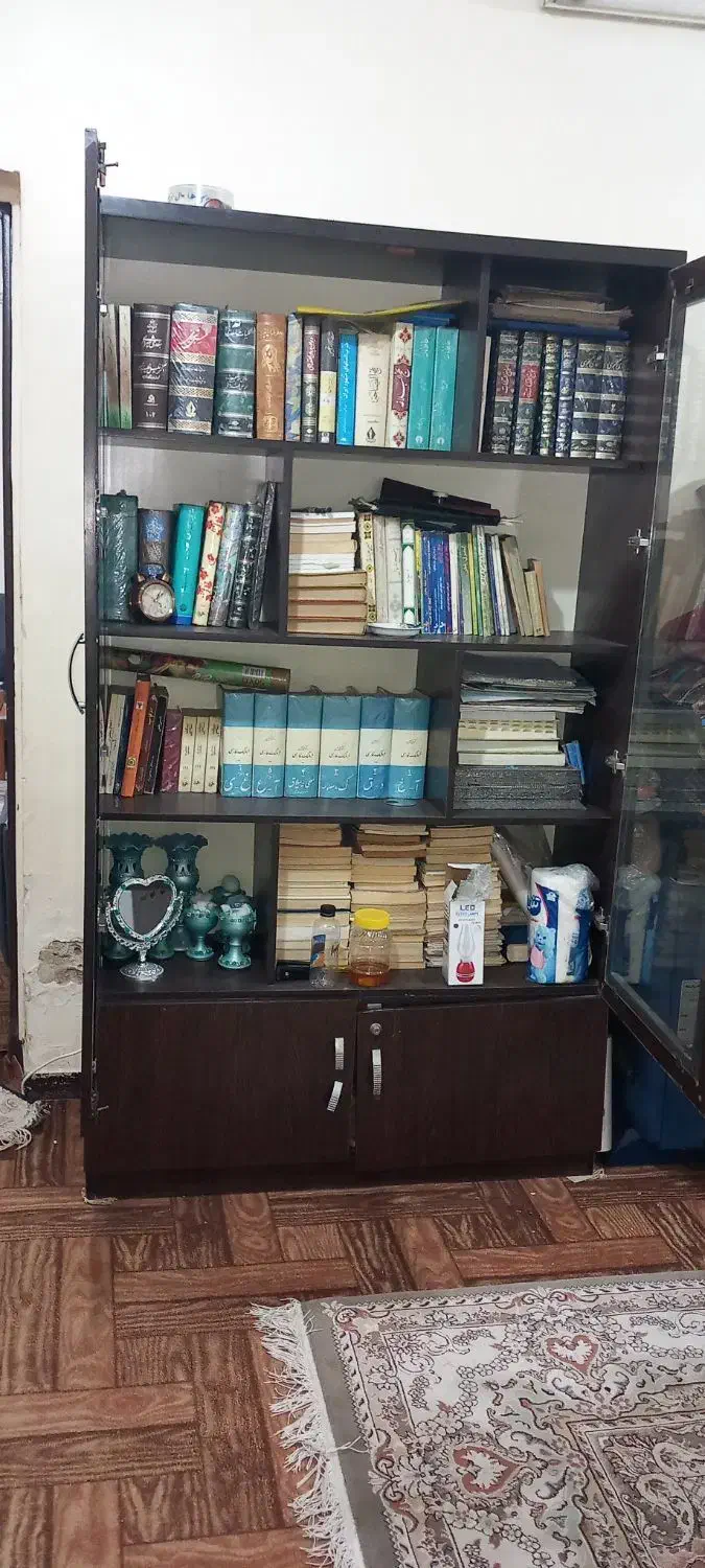 فروش کتابخانه شیشه دار|کتابخانه، شلف، قفسه‌های دیواری|اهواز, فاز ۱ پادادشهر|دیوار