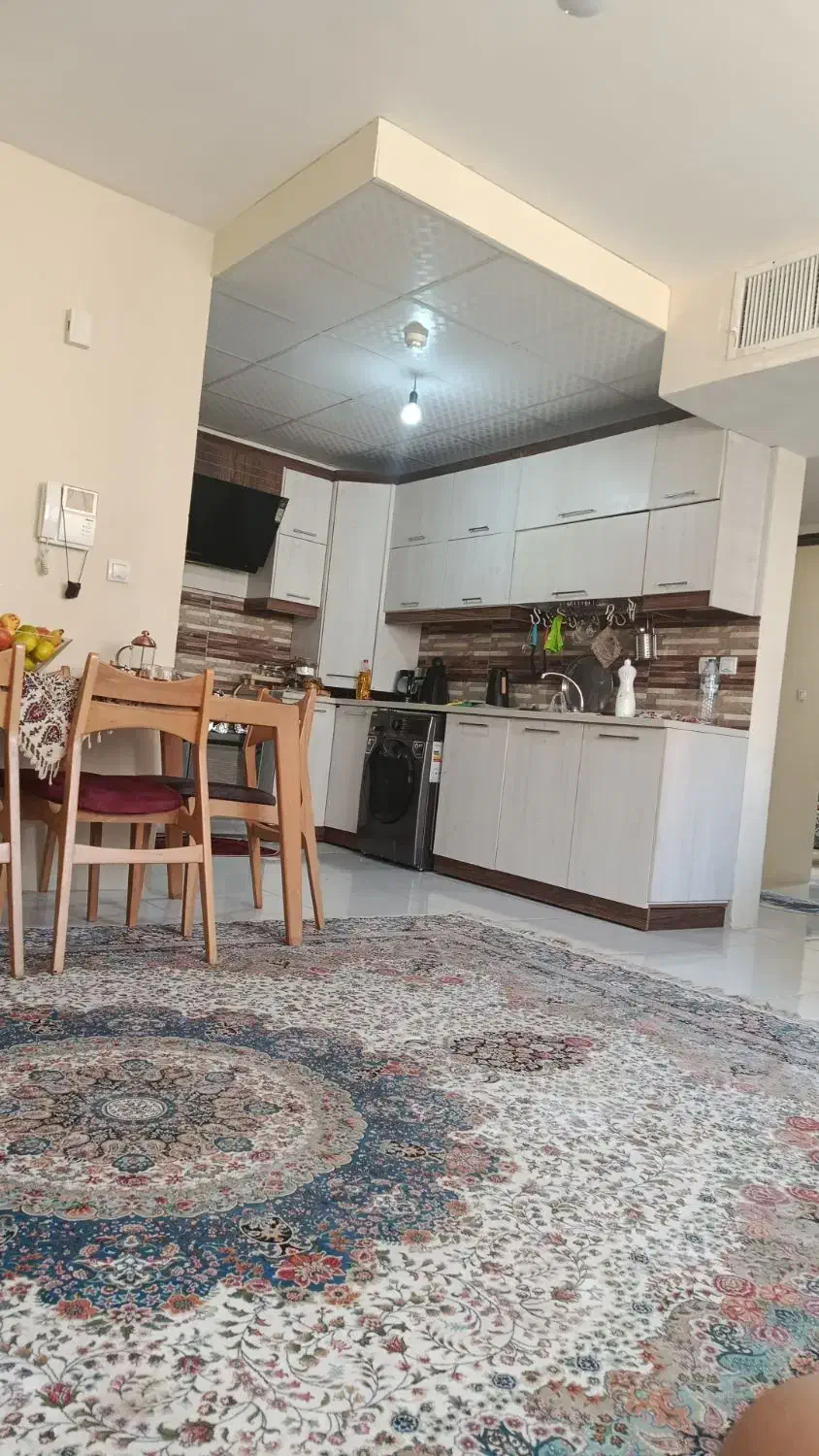 منزل مبله شخصی لوکس  /با تجهیزات کامل یک منزل|اجارهٔ کوتاه‌مدت آپارتمان و سوئیت|صدرا-فارس, فاز ۱|دیوار