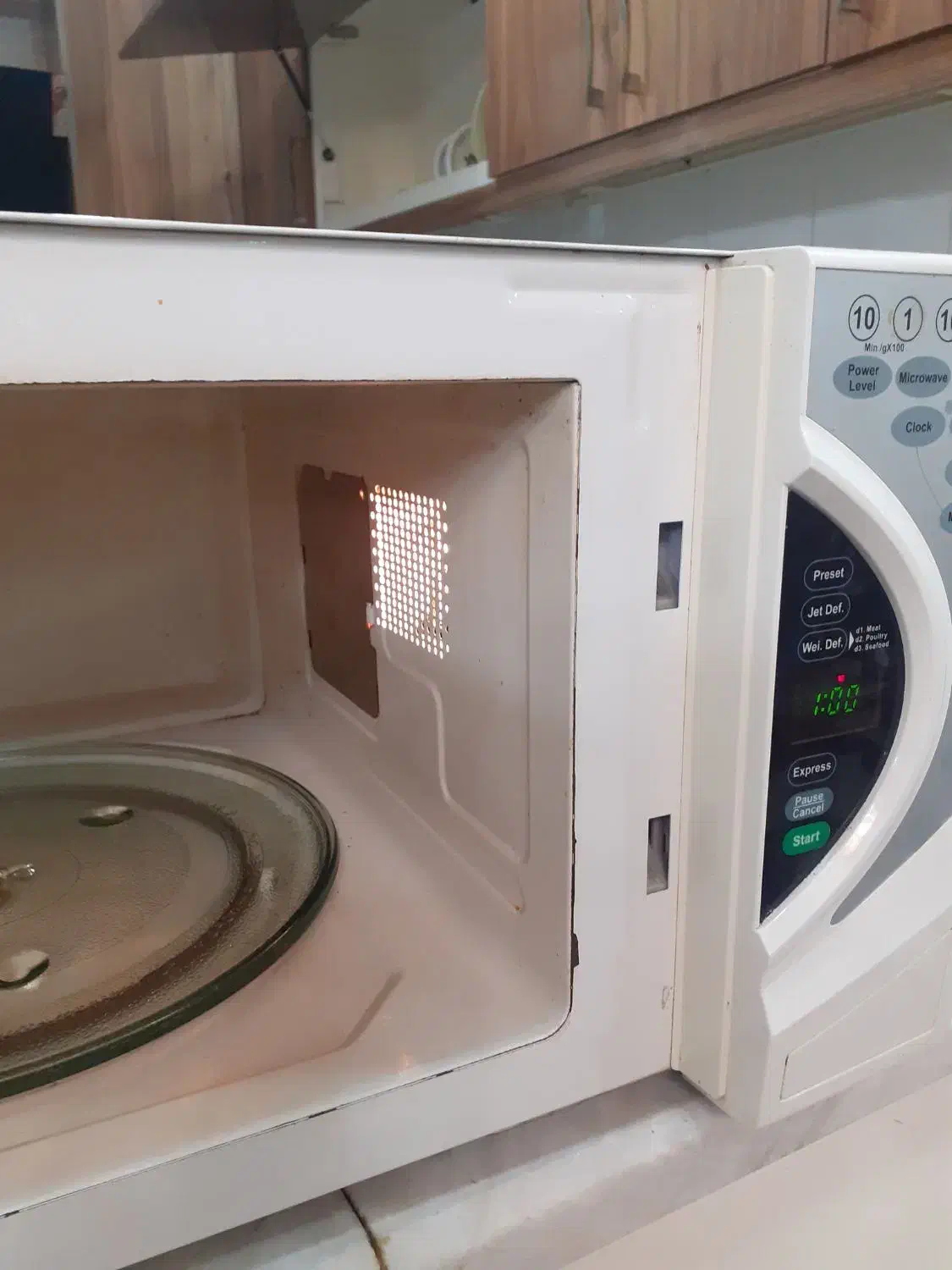 مایکروویو یا ماکروفر بایترون آلمان کاملا سالم|اجاق گاز و لوازم برقی پختوپز|قم, زنبیل آباد|دیوار