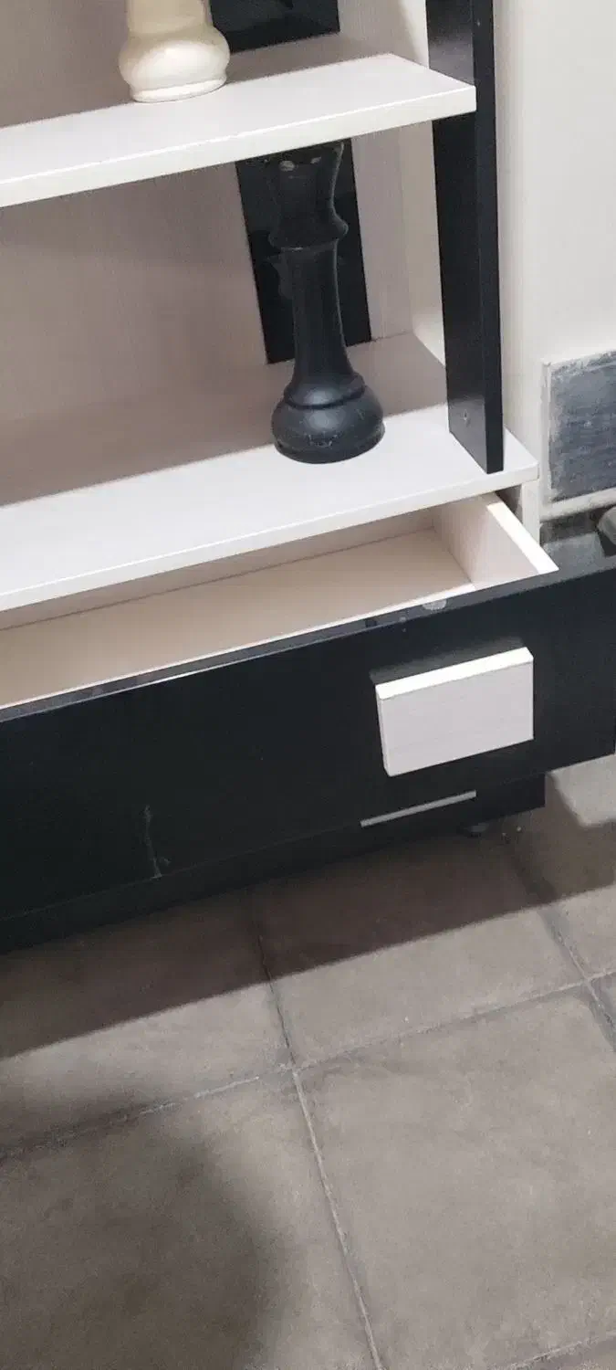 کتابخانه داکت|کتابخانه، شلف، قفسههای دیواری|تهران, خواجه نظام الملک|دیوار