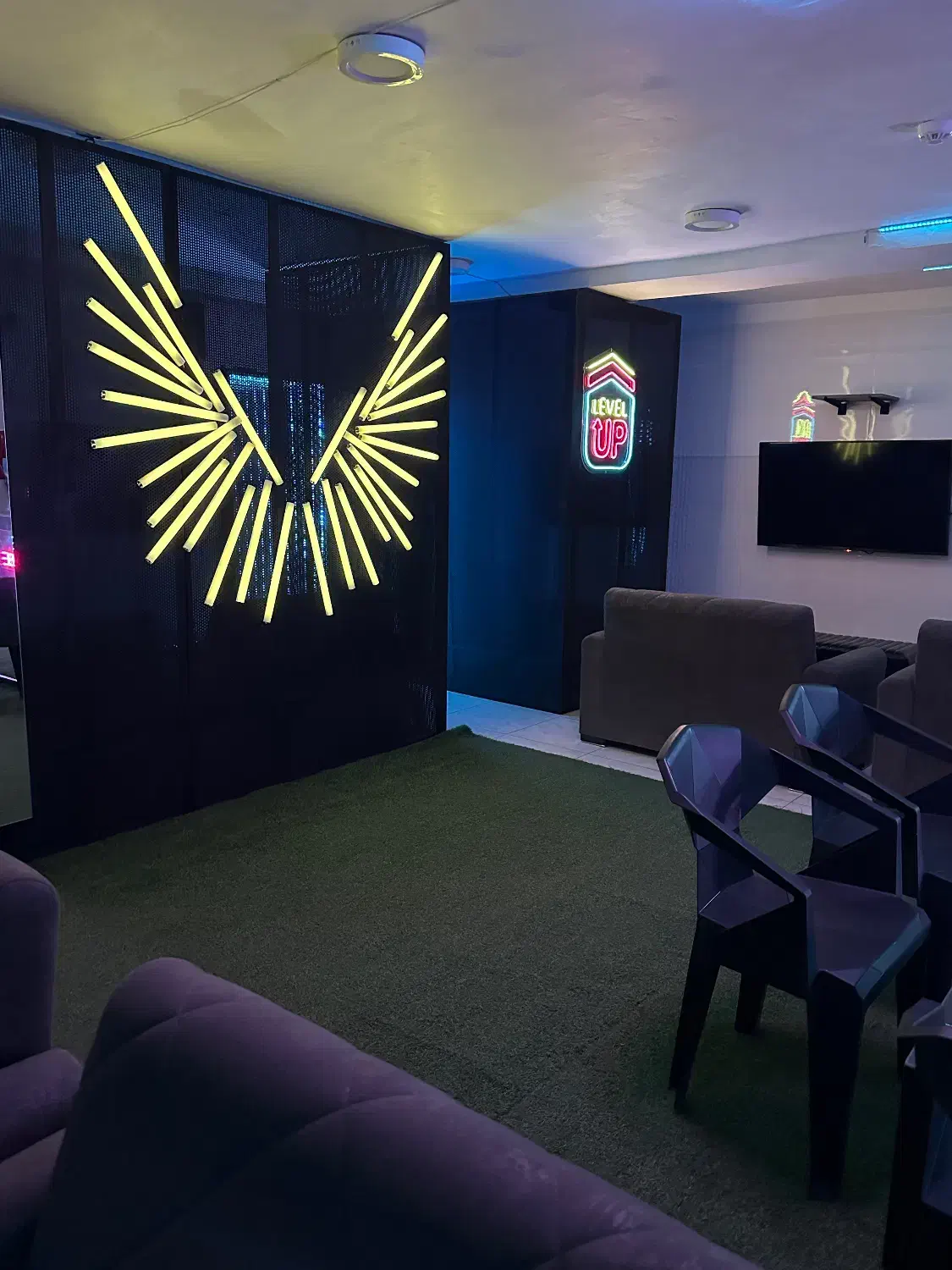 واگذاری مغازه گیم کلاب واقع در شهرک بهشتی|فروشگاه و مغازه|شیراز, شهرک بهشتی|دیوار