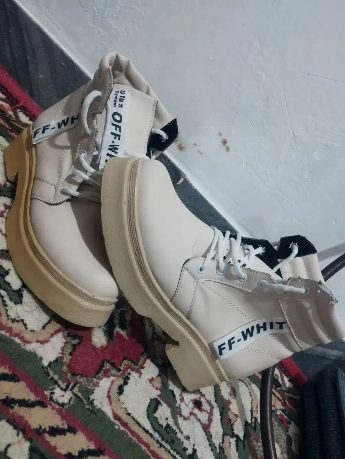 کفش|کیف، کفش، کمربند|یاسوج, |دیوار