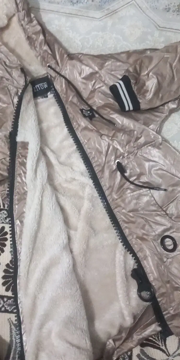 کاپشن در حد نو|لباس|صدرا-فارس, فاز ۱|دیوار