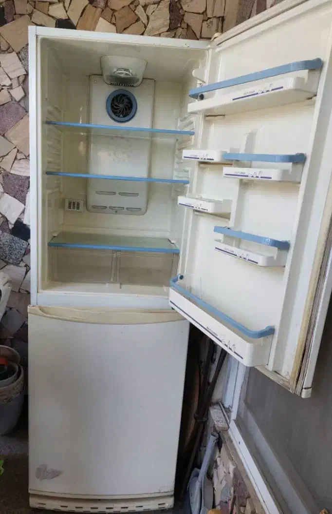 یخچال و فریزر ۲ طبقه توشیوا|یخچال و فریزر|آمل, |دیوار